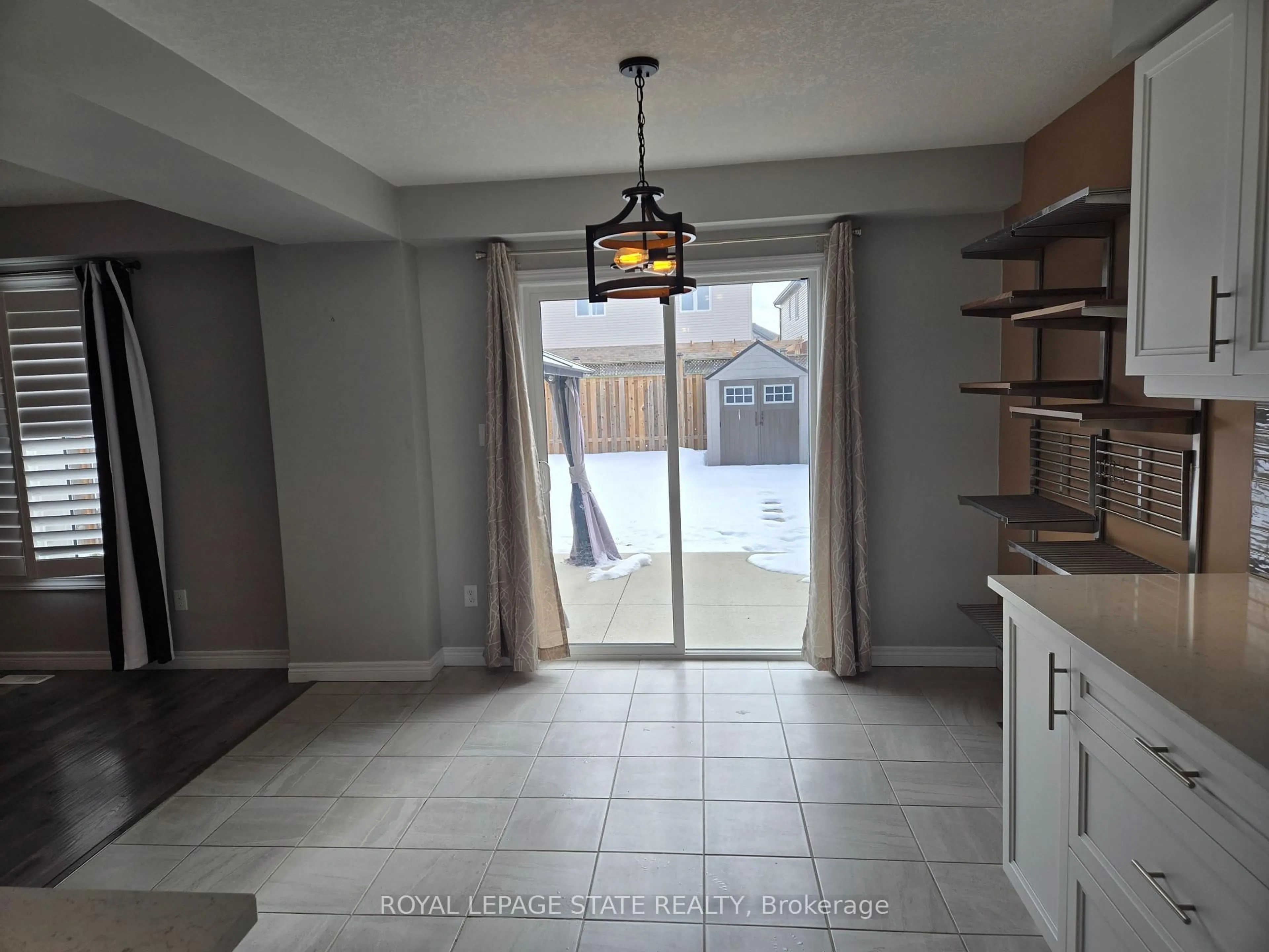 Unknown for 3 Crawford Pl, Brant Ontario N3L 0A6