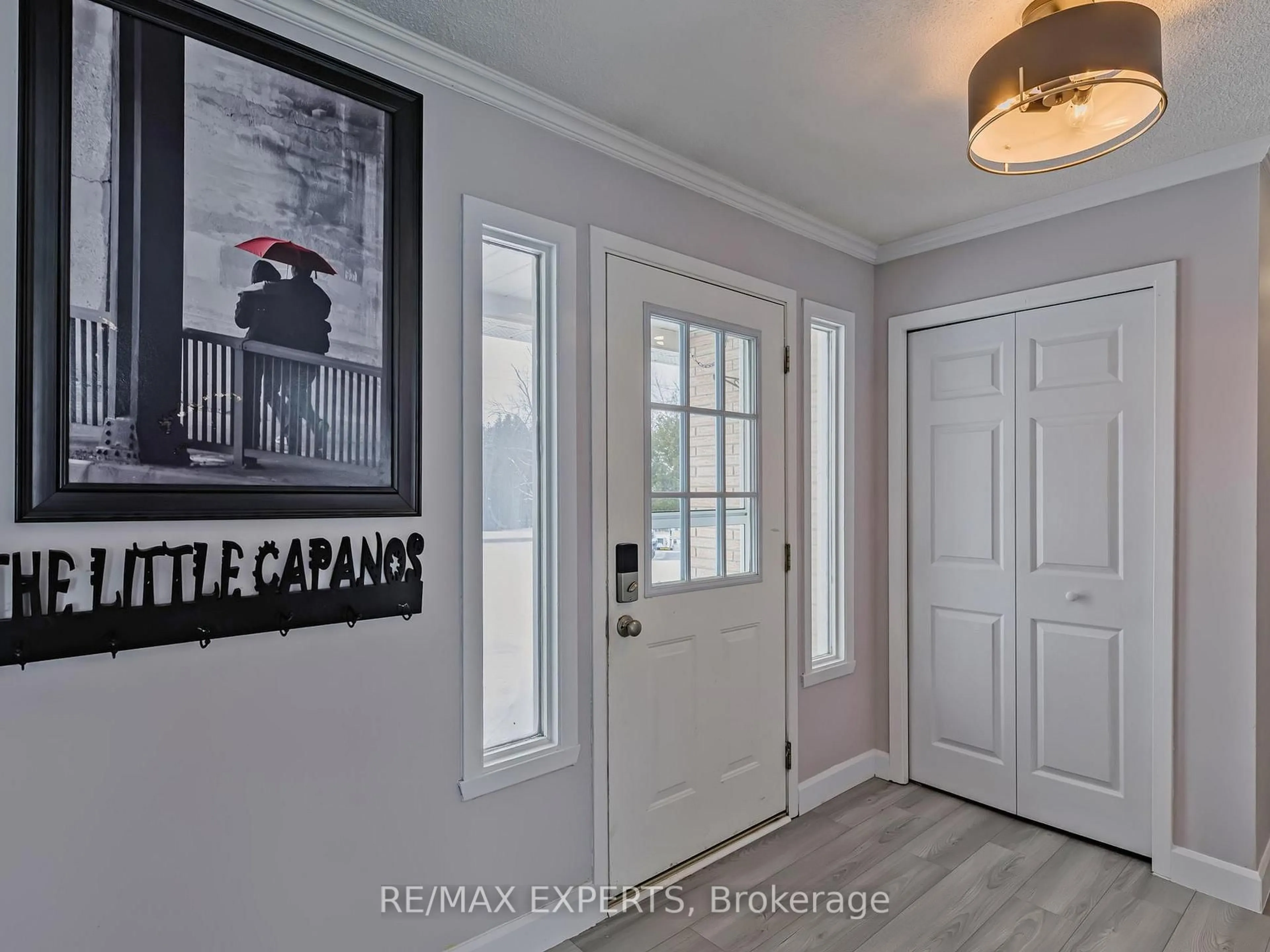 Indoor entryway for 757 Kings Wharf Rd, Kawartha Lakes Ontario K0M 1A0