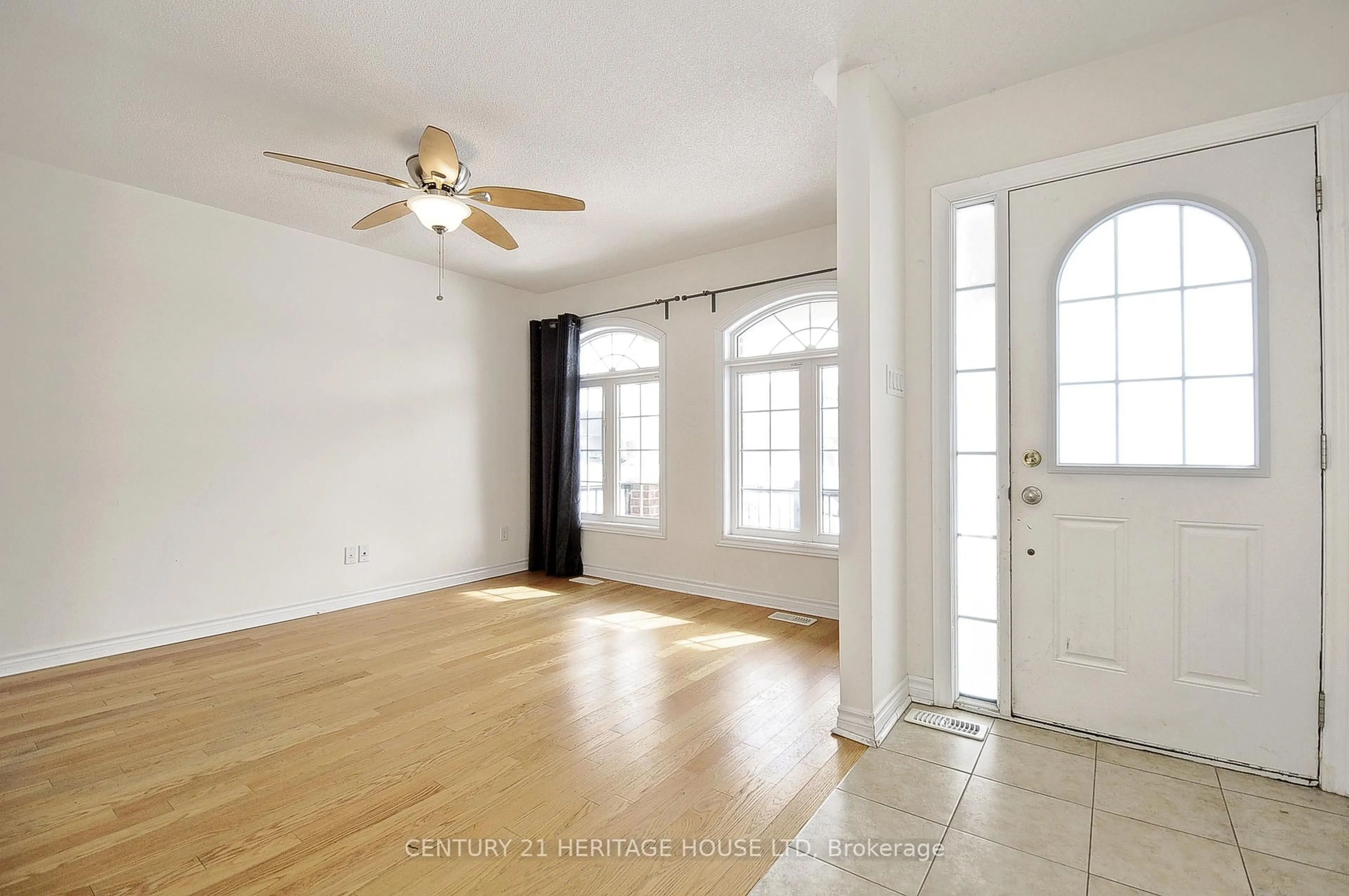 A pic of a room for 955 Adams Ave, North Perth Ontario N4W 0E6