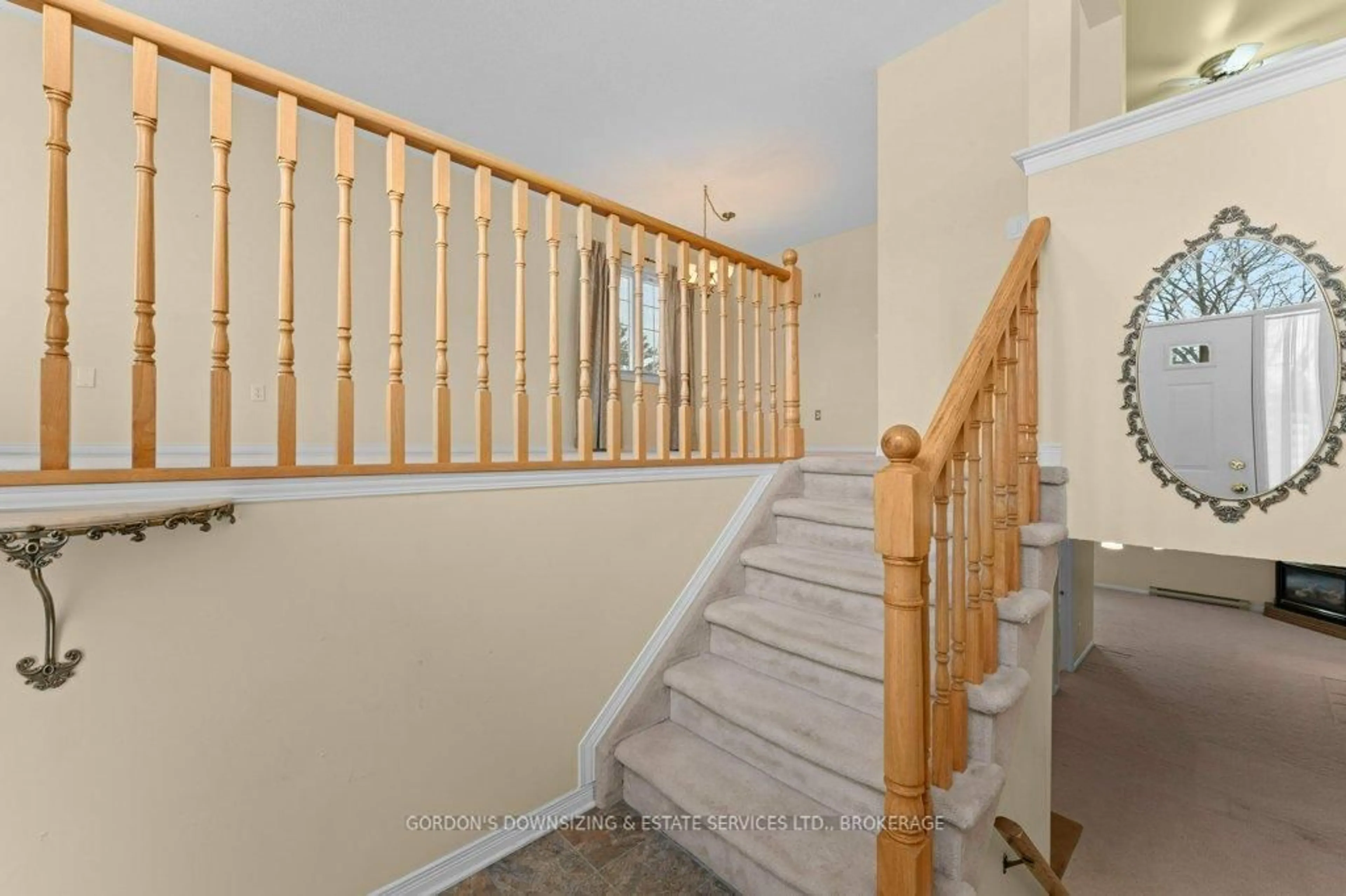 Stairs for 1112 Featherstone Crt, Kingston Ontario K7M 8R5