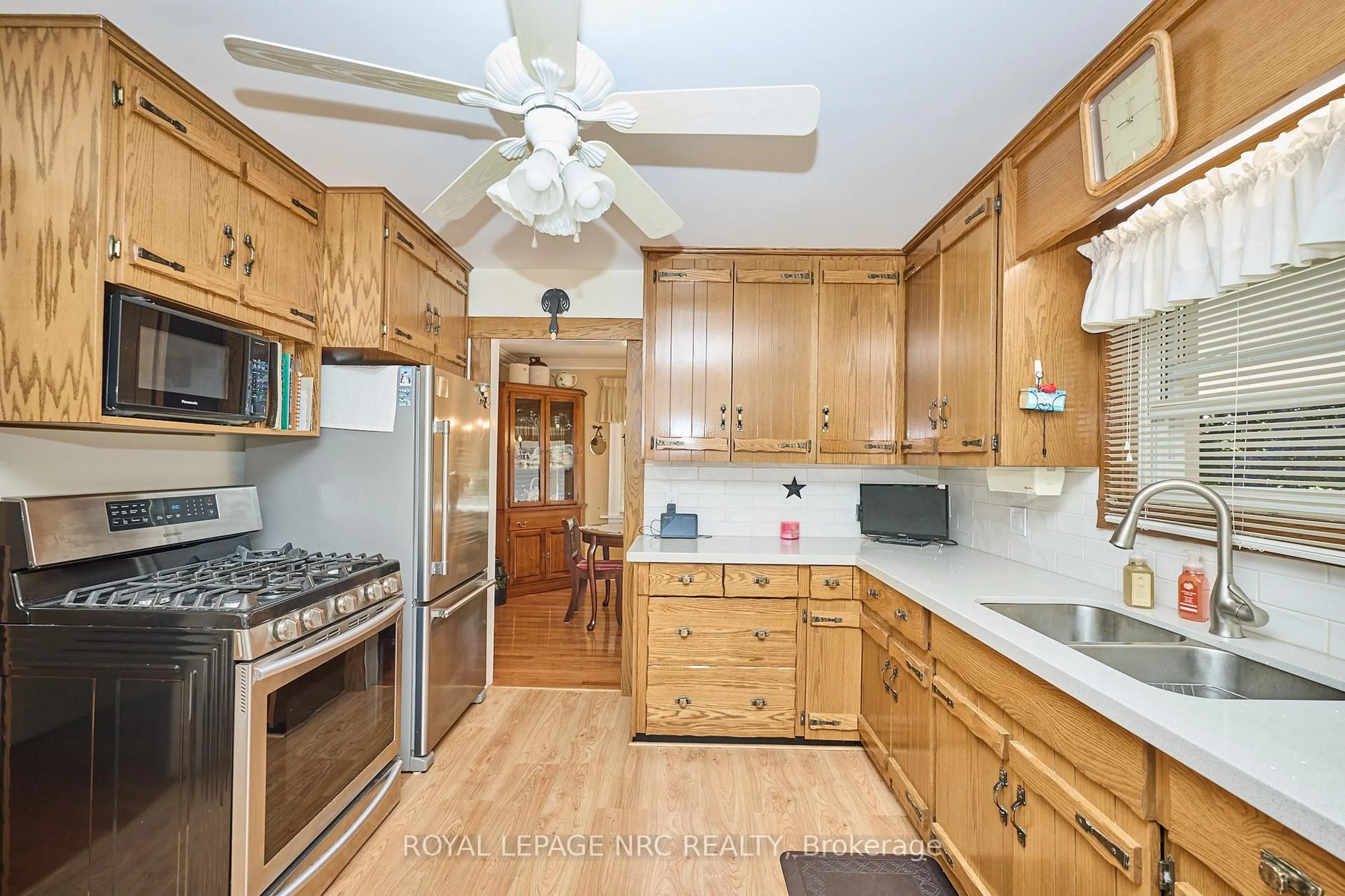 Standard kitchen, unknown for 4013 Welland St, Niagara Falls Ontario L2G 6J7