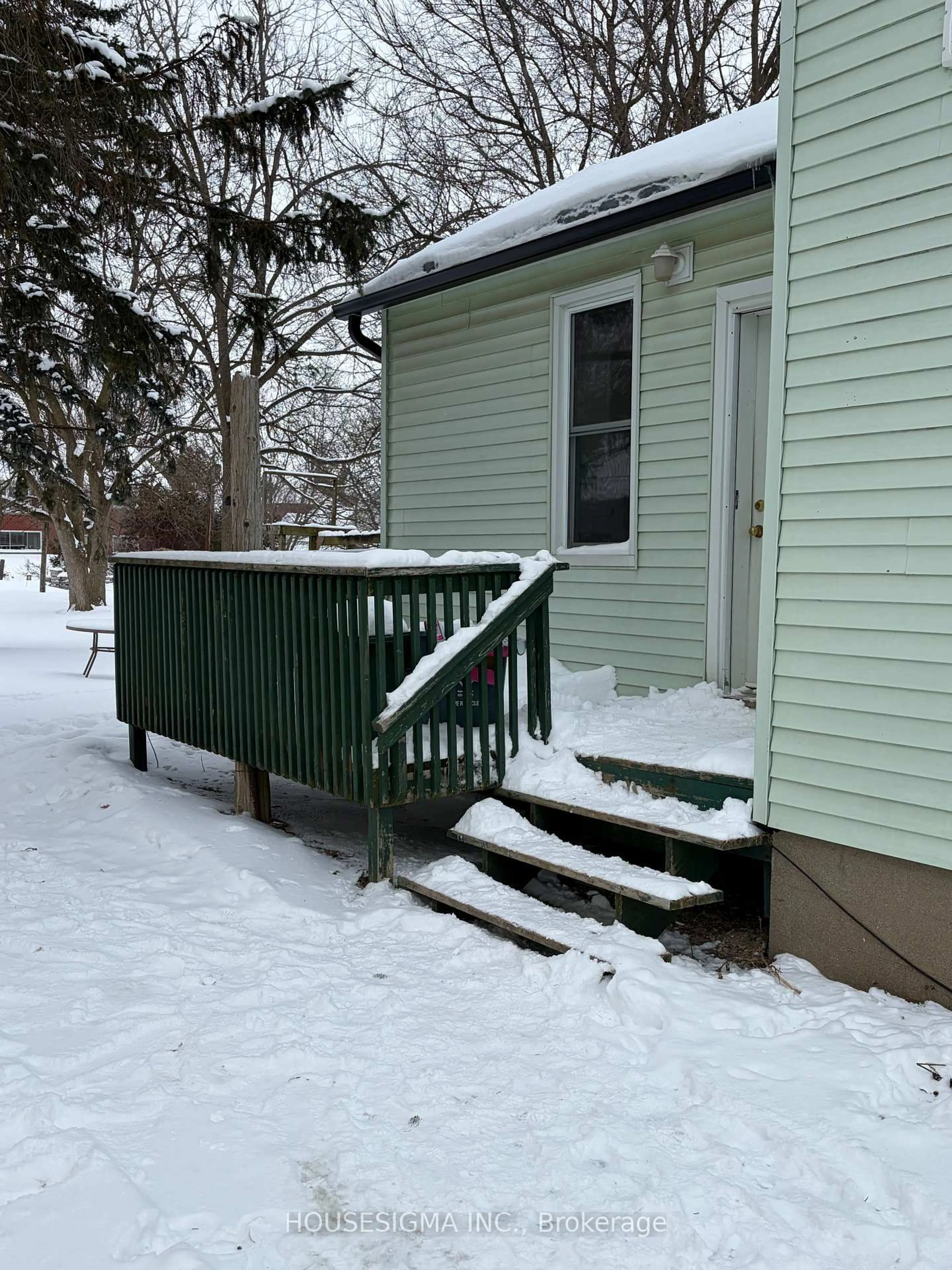 Patio, street for 109 John St, East Zorra-Tavistock Ontario N0B 2R0