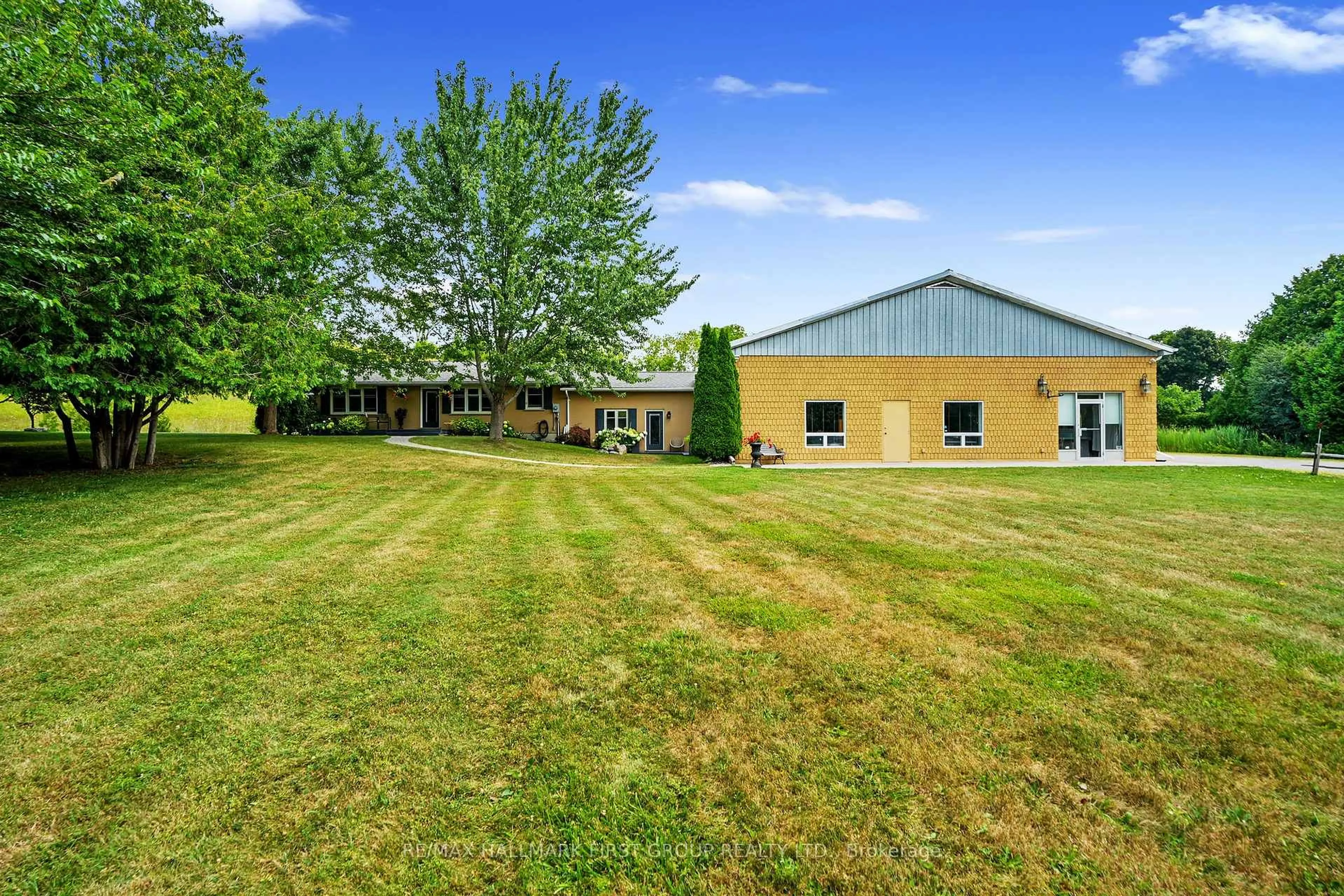 A pic from outside/outdoor area/front of a property/back of a property/a pic from drone, building for 3311 Burnham St, Hamilton Township Ontario K9A 4J7