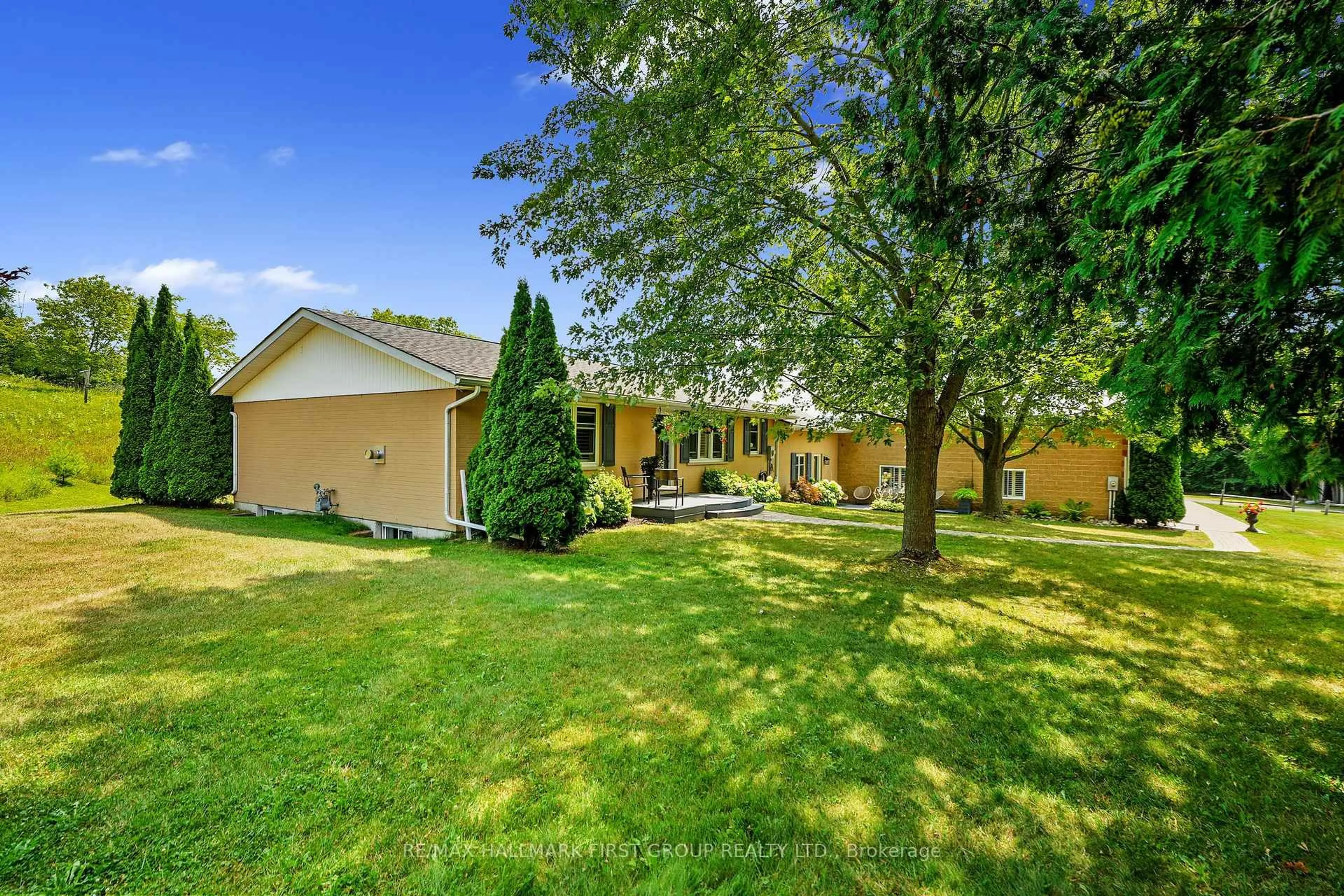 Patio, street for 3311 Burnham St, Hamilton Township Ontario K9A 4J7