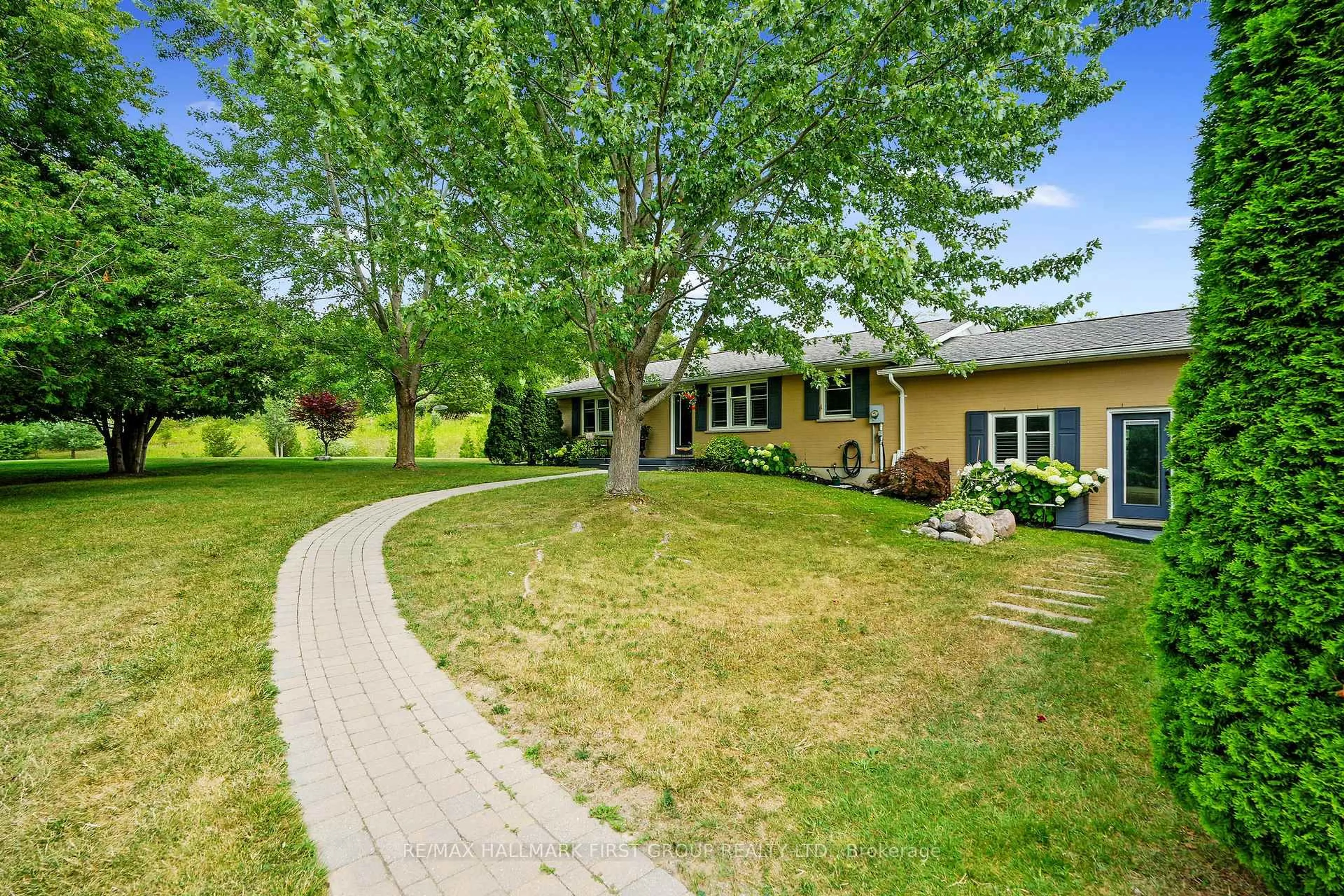 A pic from outside/outdoor area/front of a property/back of a property/a pic from drone, street for 3311 Burnham St, Hamilton Township Ontario K9A 4J7