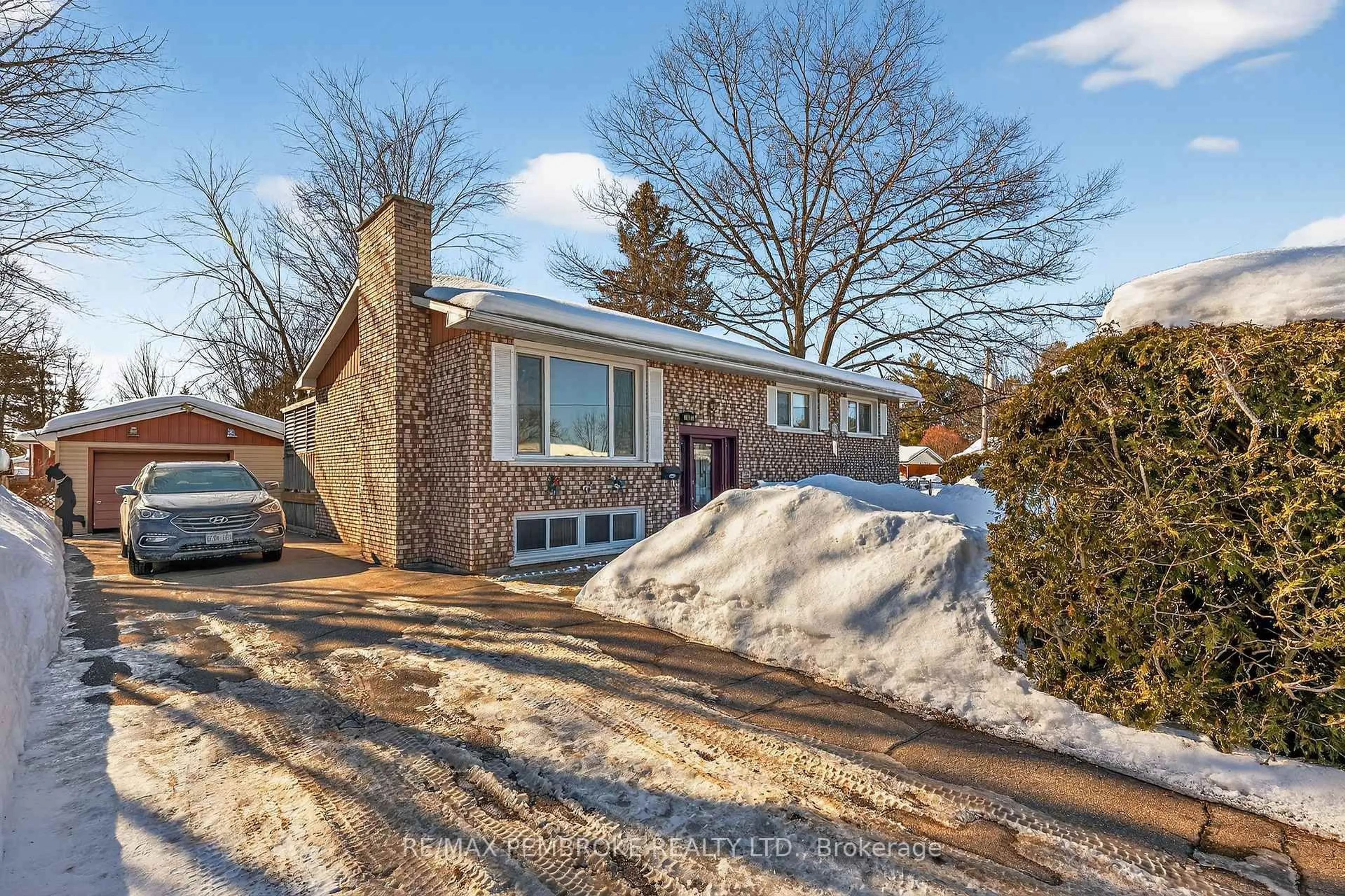 Home with brick exterior material, street for 17 Roy St, Petawawa Ontario K8H 3A5