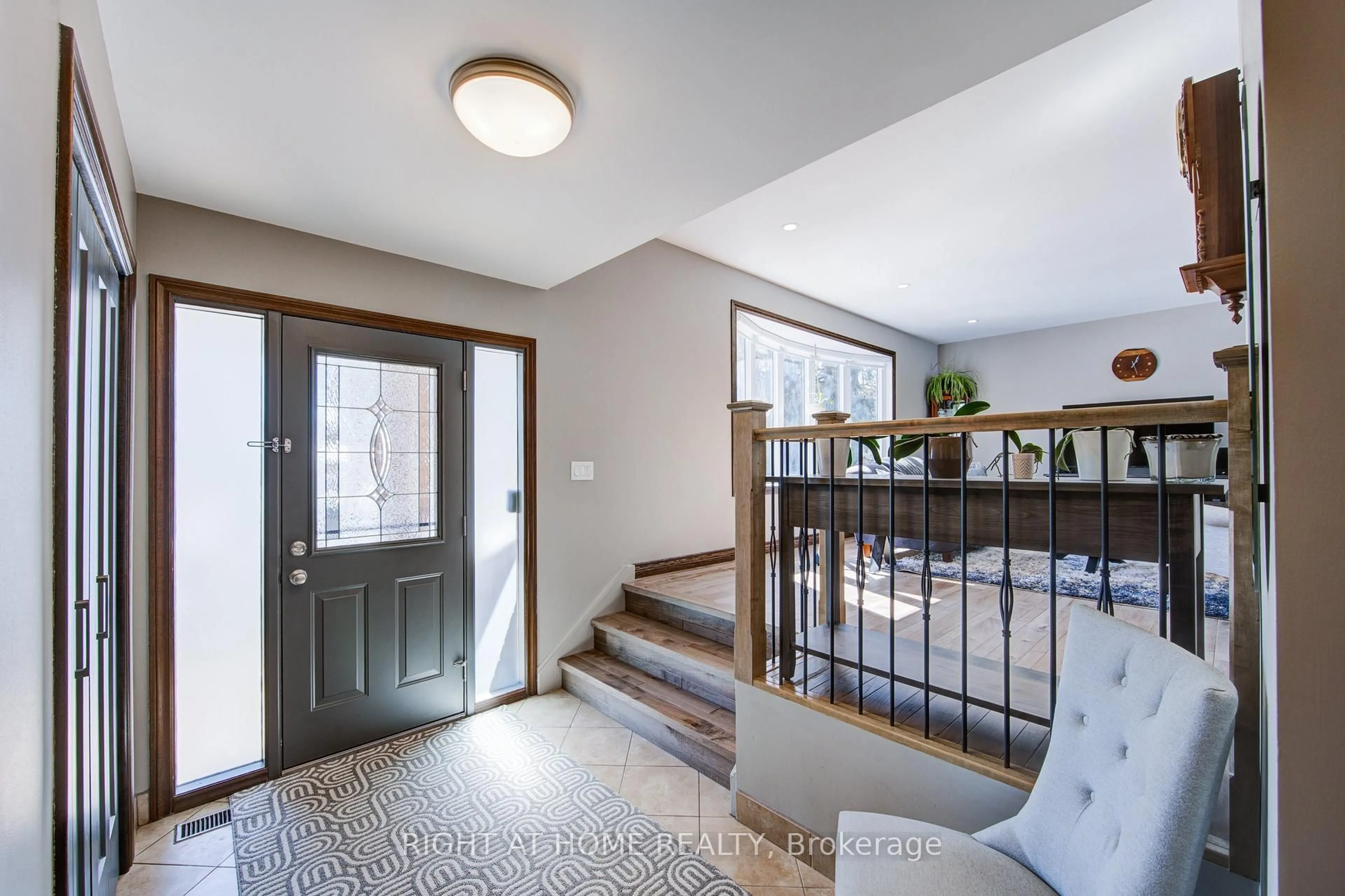 Indoor entryway for 114 Cowan Cres, London South Ontario N6C 2V7