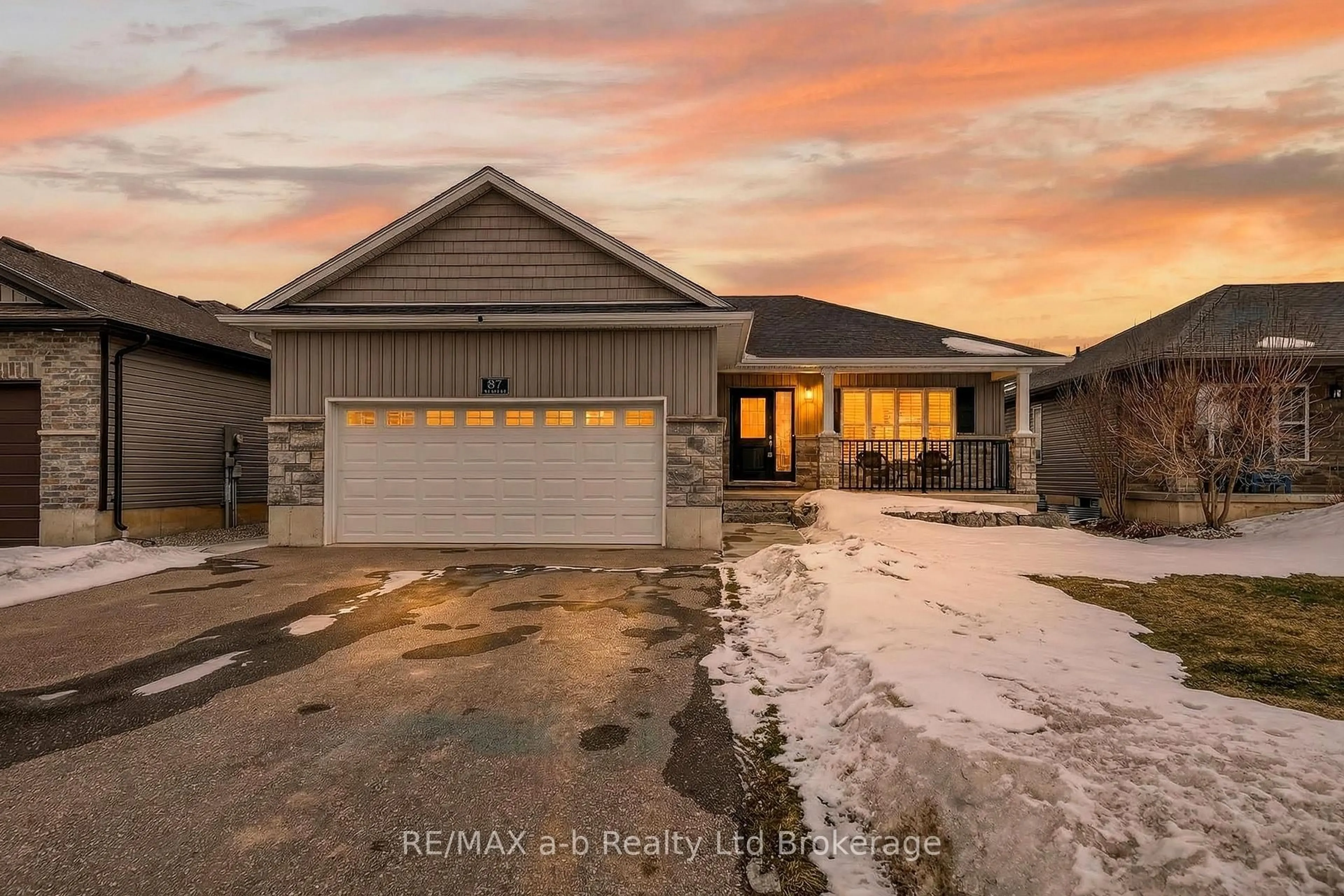 Indoor garage for 87 Walker Rd, Ingersoll Ontario N5C 0C3
