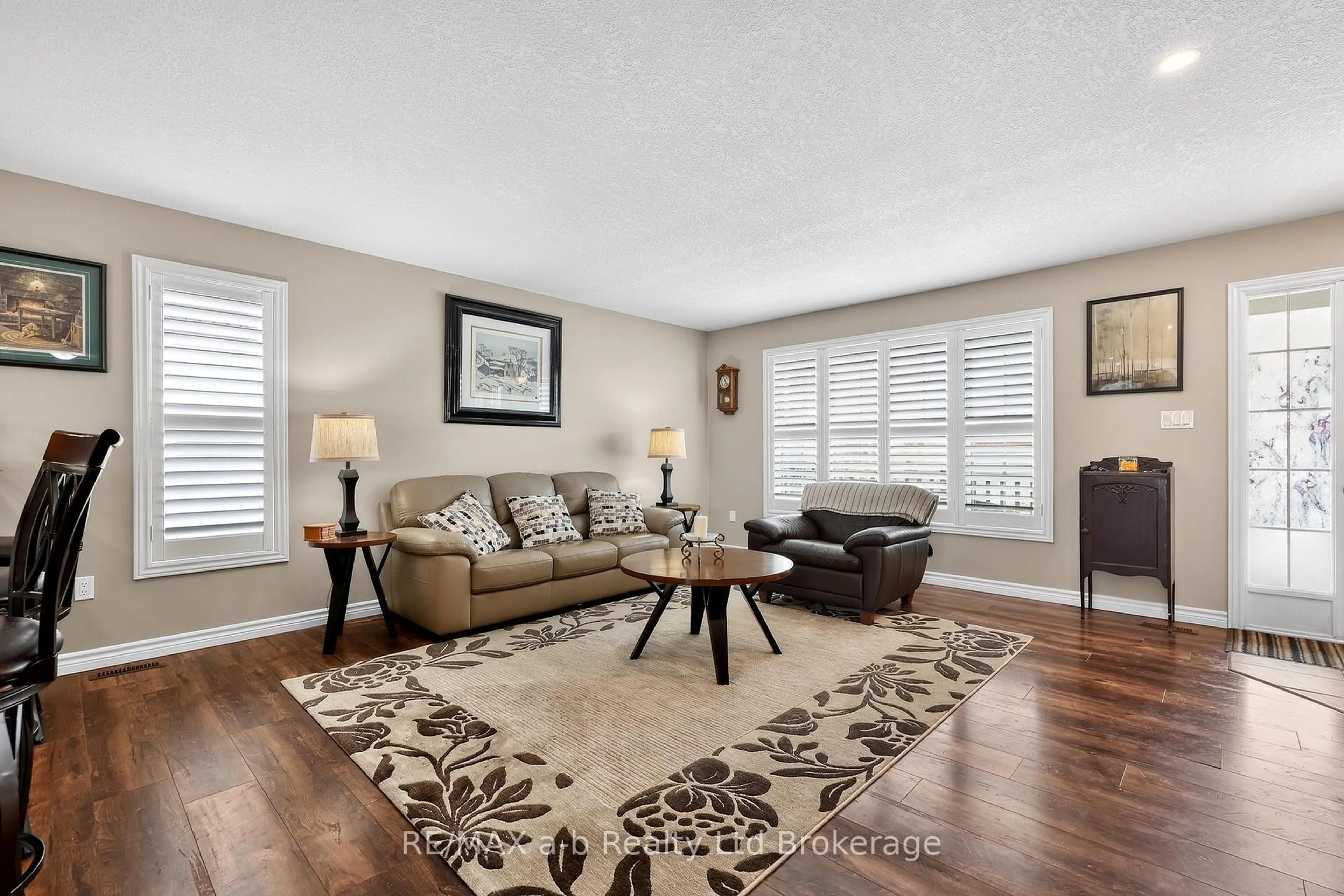 Living room with furniture, unknown for 87 Walker Rd, Ingersoll Ontario N5C 0C3