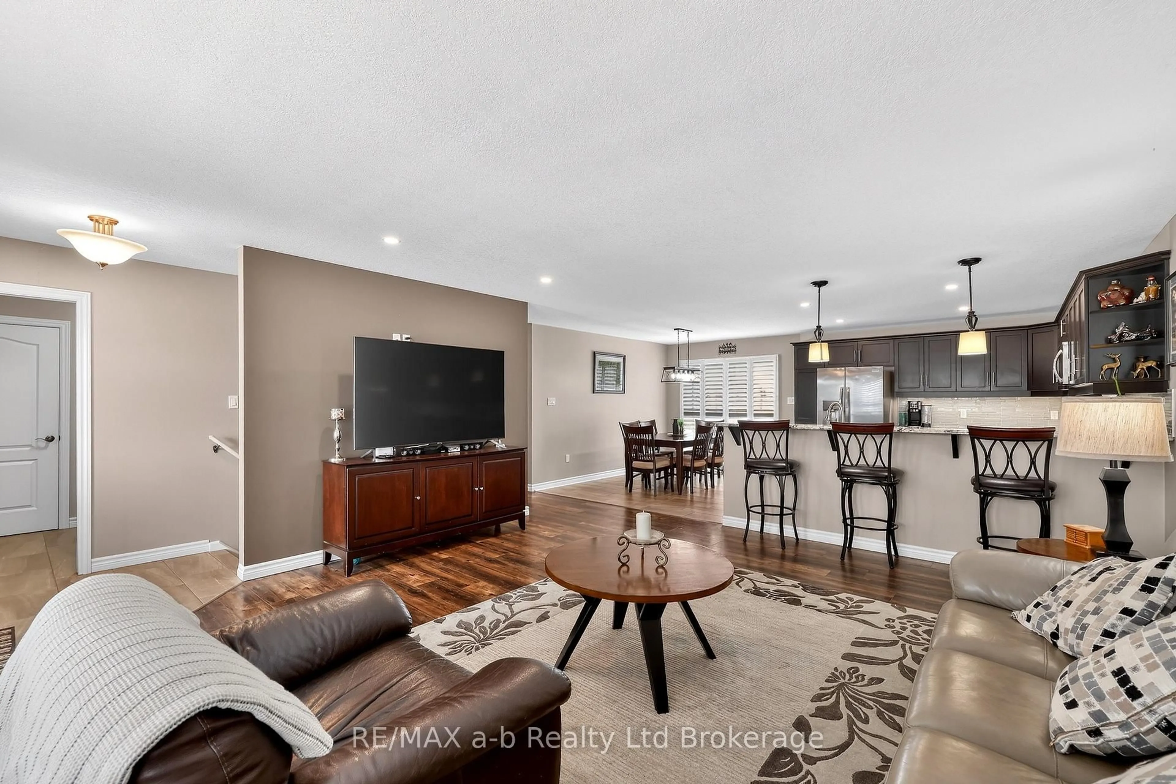 Open concept kitchen, unknown for 87 Walker Rd, Ingersoll Ontario N5C 0C3