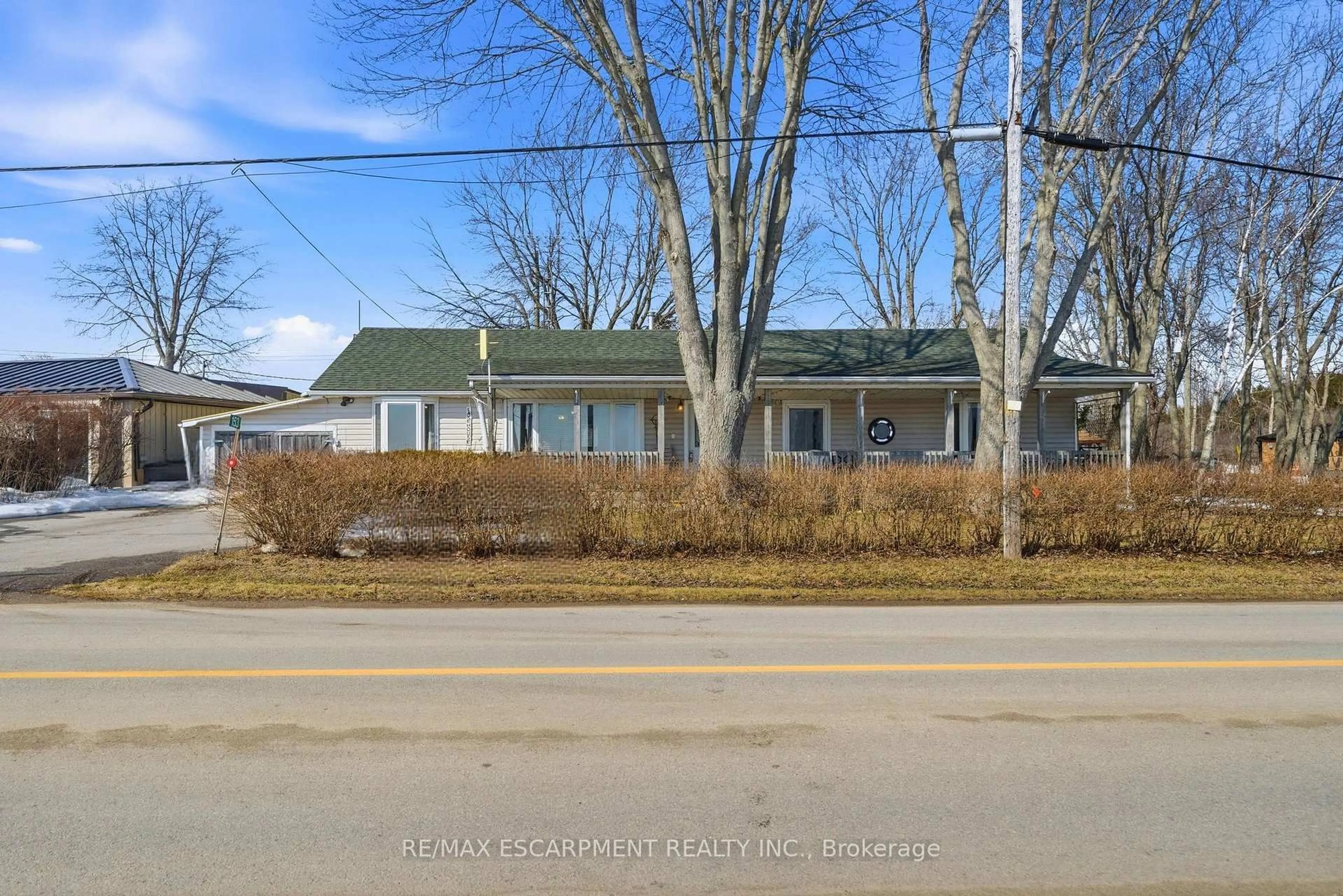 A pic from outside/outdoor area/front of a property/back of a property/a pic from drone, street for 153 Blue Water Pkwy, Haldimand Ontario N0A 1P0