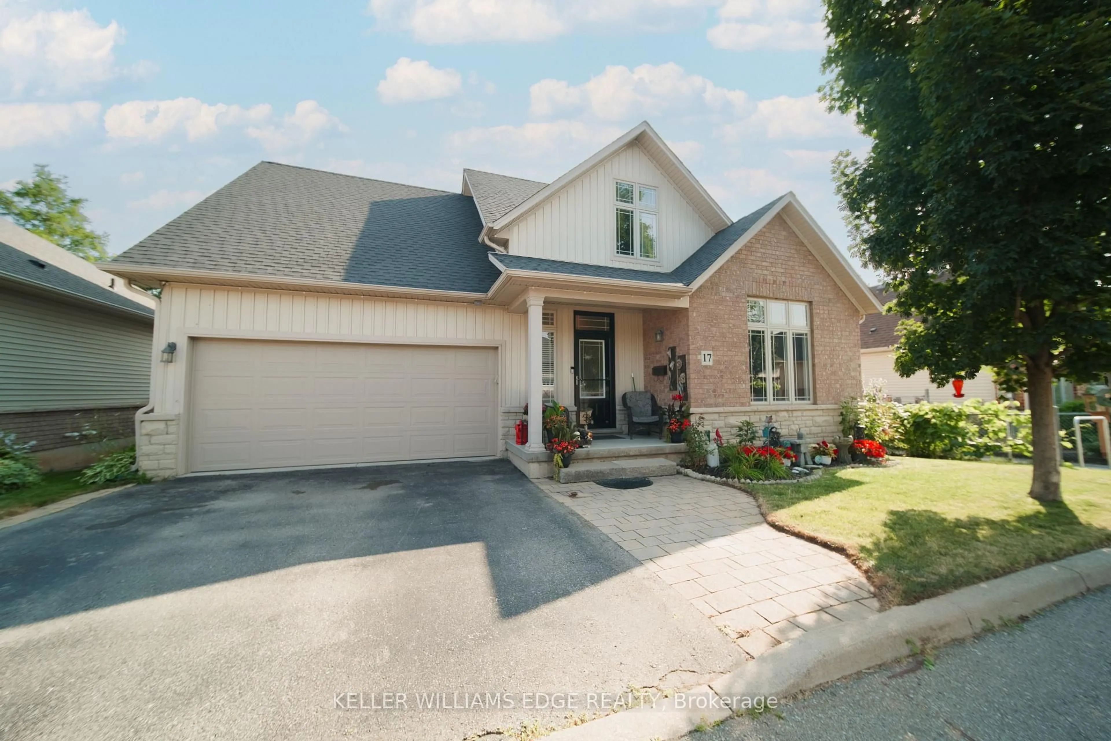 Home with brick exterior material, street for 31 Book Rd #17, Grimsby Ontario L3M 2M3