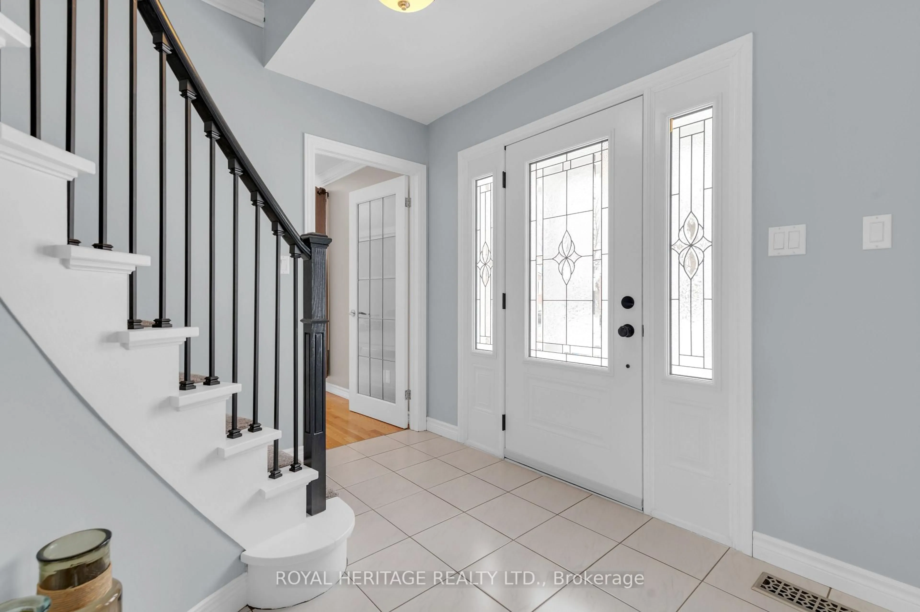 Indoor entryway for 92 Parkview Hts, Quinte West Ontario K8V 6P5