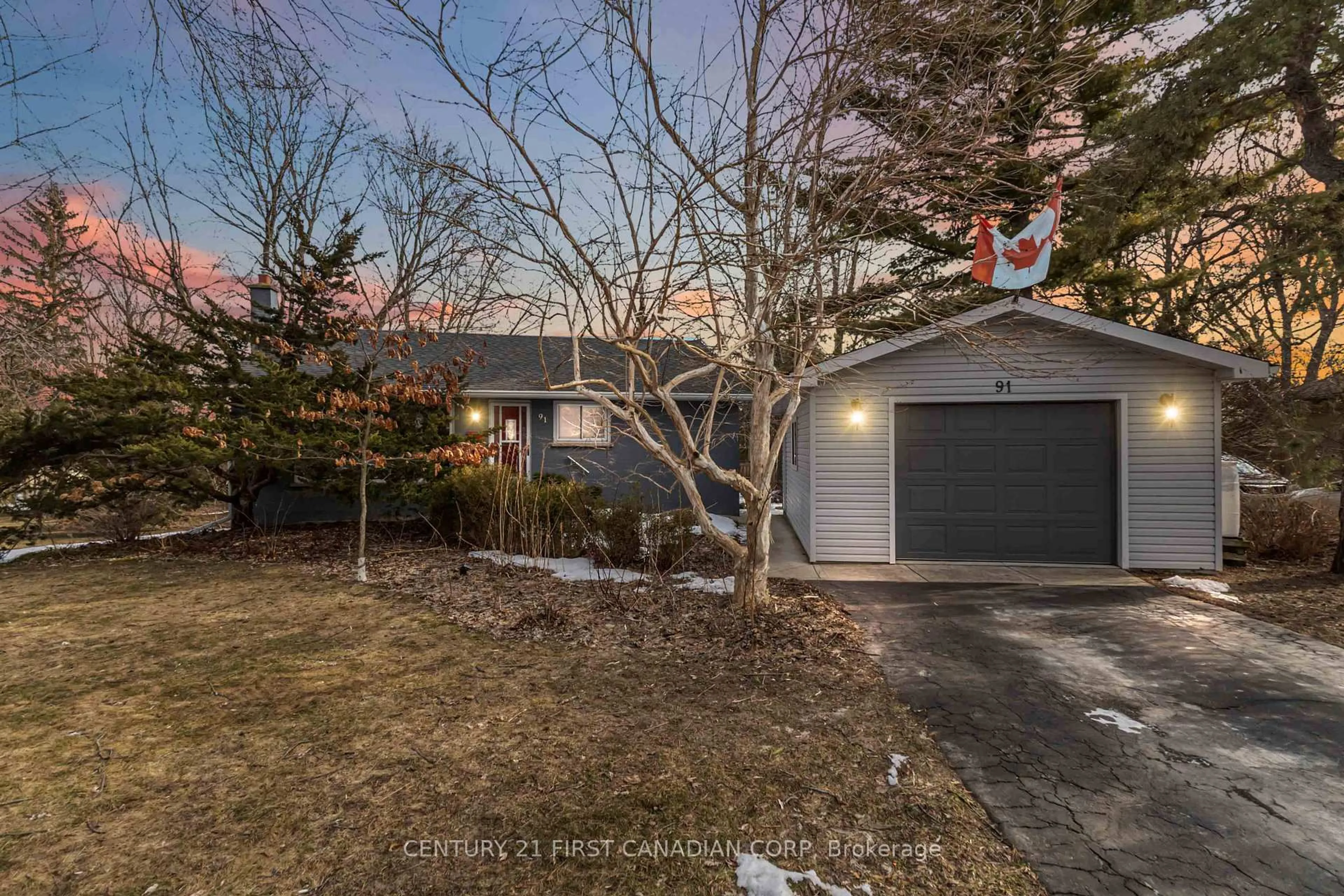 A pic from outside/outdoor area/front of a property/back of a property/a pic from drone, street for 91 Biscay Rd, London North Ontario N6H 3K8