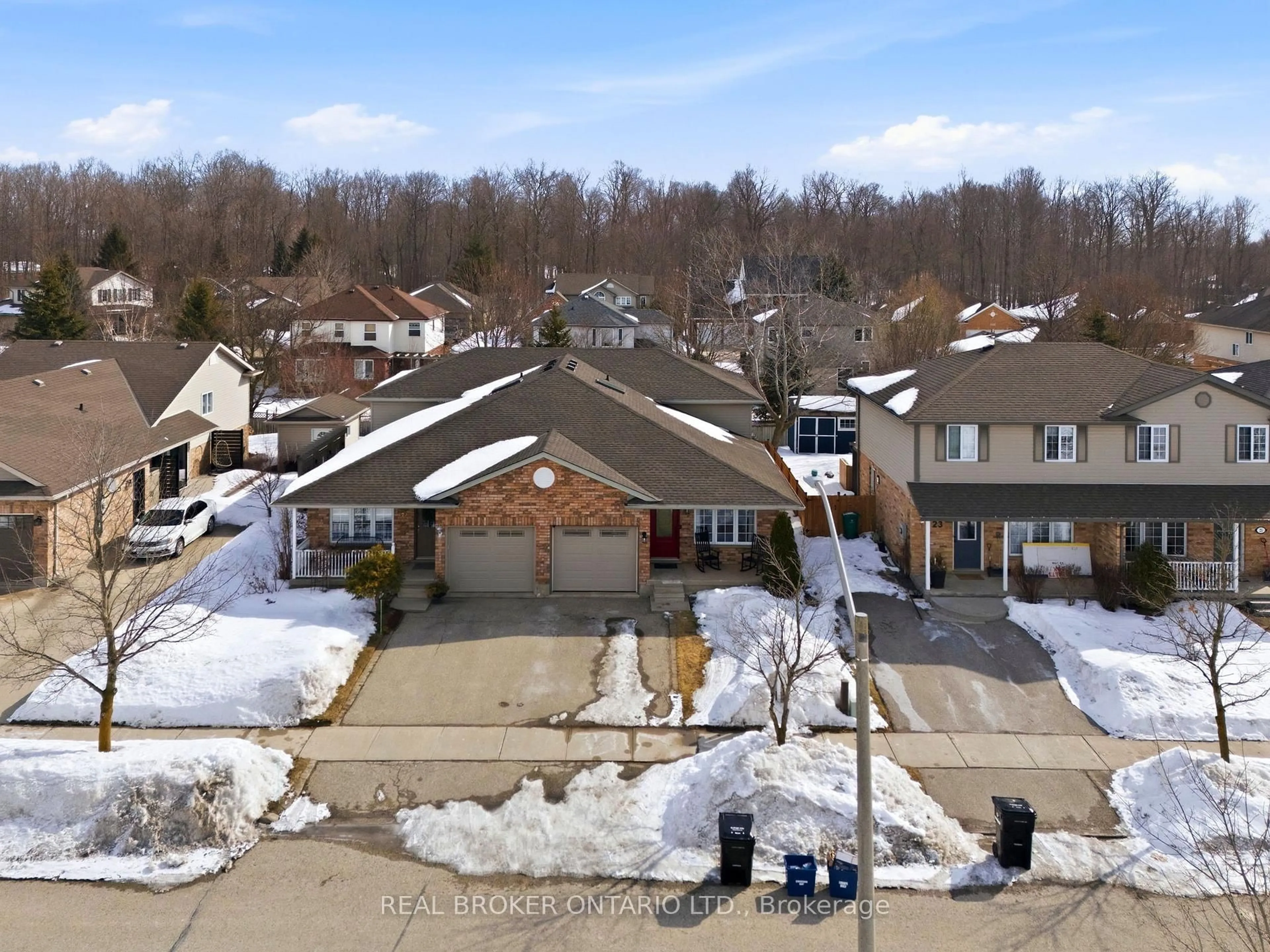 A pic from outside/outdoor area/front of a property/back of a property/a pic from drone, street for 25 bitternut Pl, Woolwich Ontario N3B 3L2