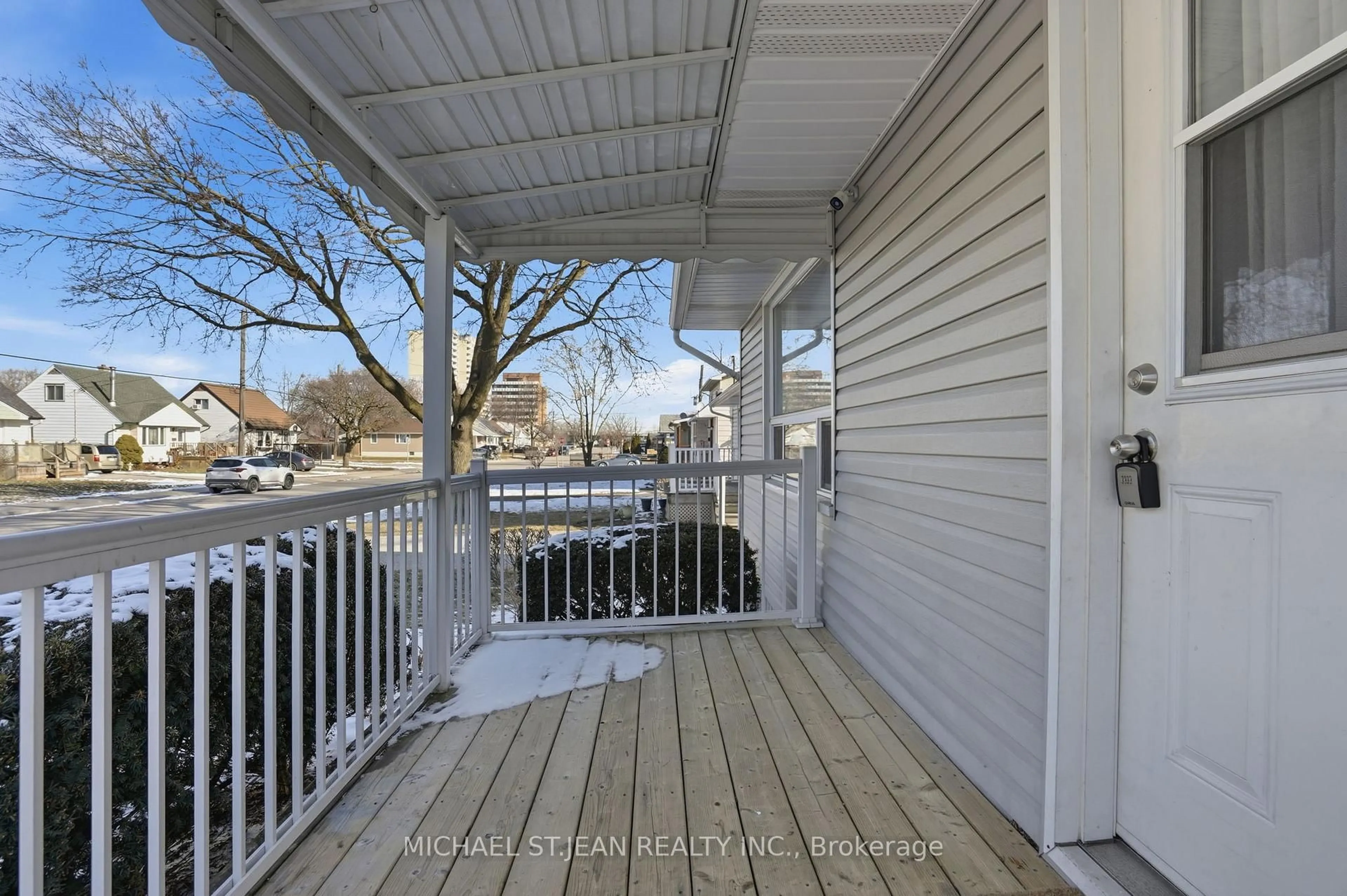 Patio, street for 176 Adair Ave, Hamilton Ontario L8H 6A9