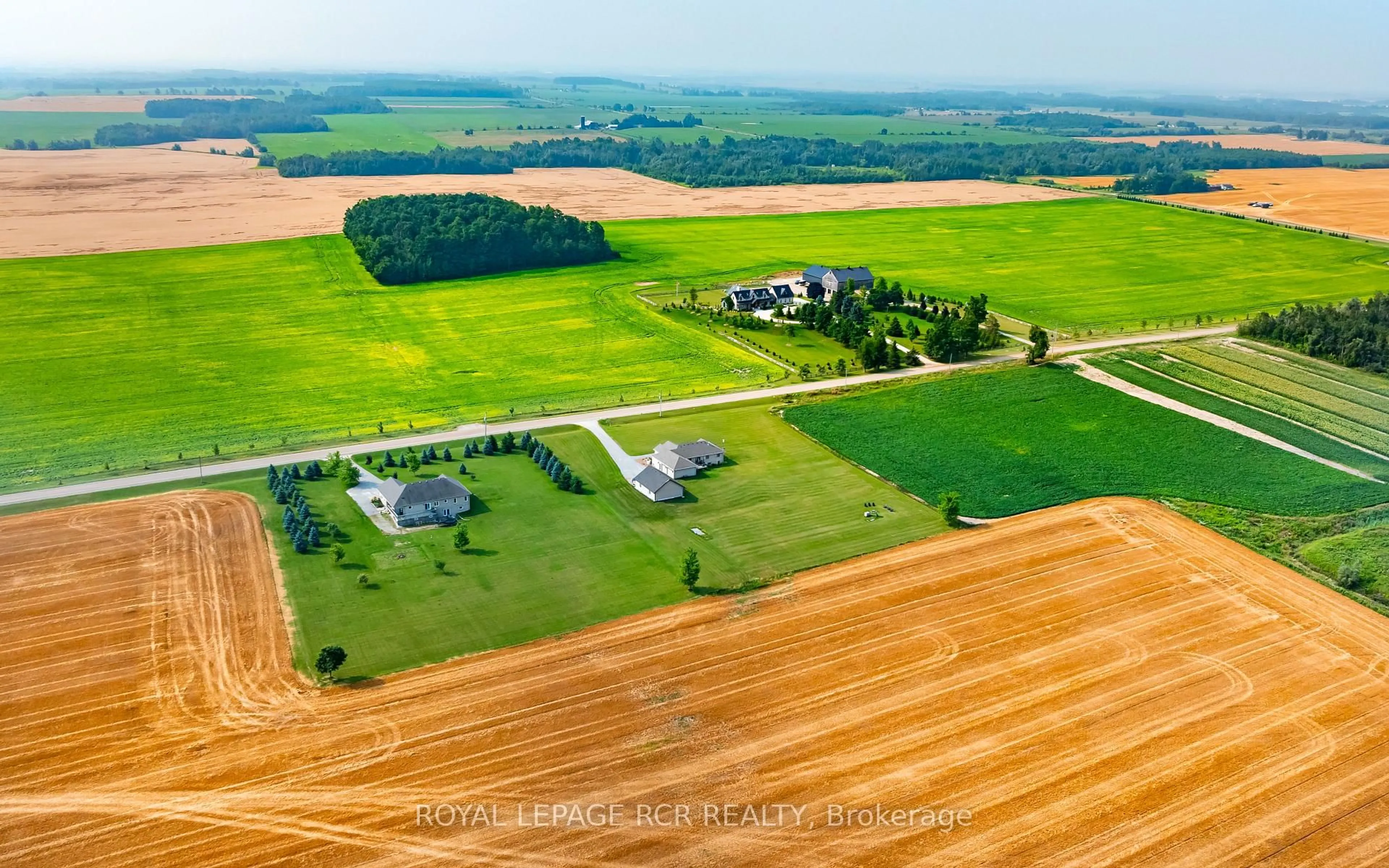 A pic from outside/outdoor area/front of a property/back of a property/a pic from drone, unknown for 485201 30th Sdrd, Amaranth Ontario L9V 1N7