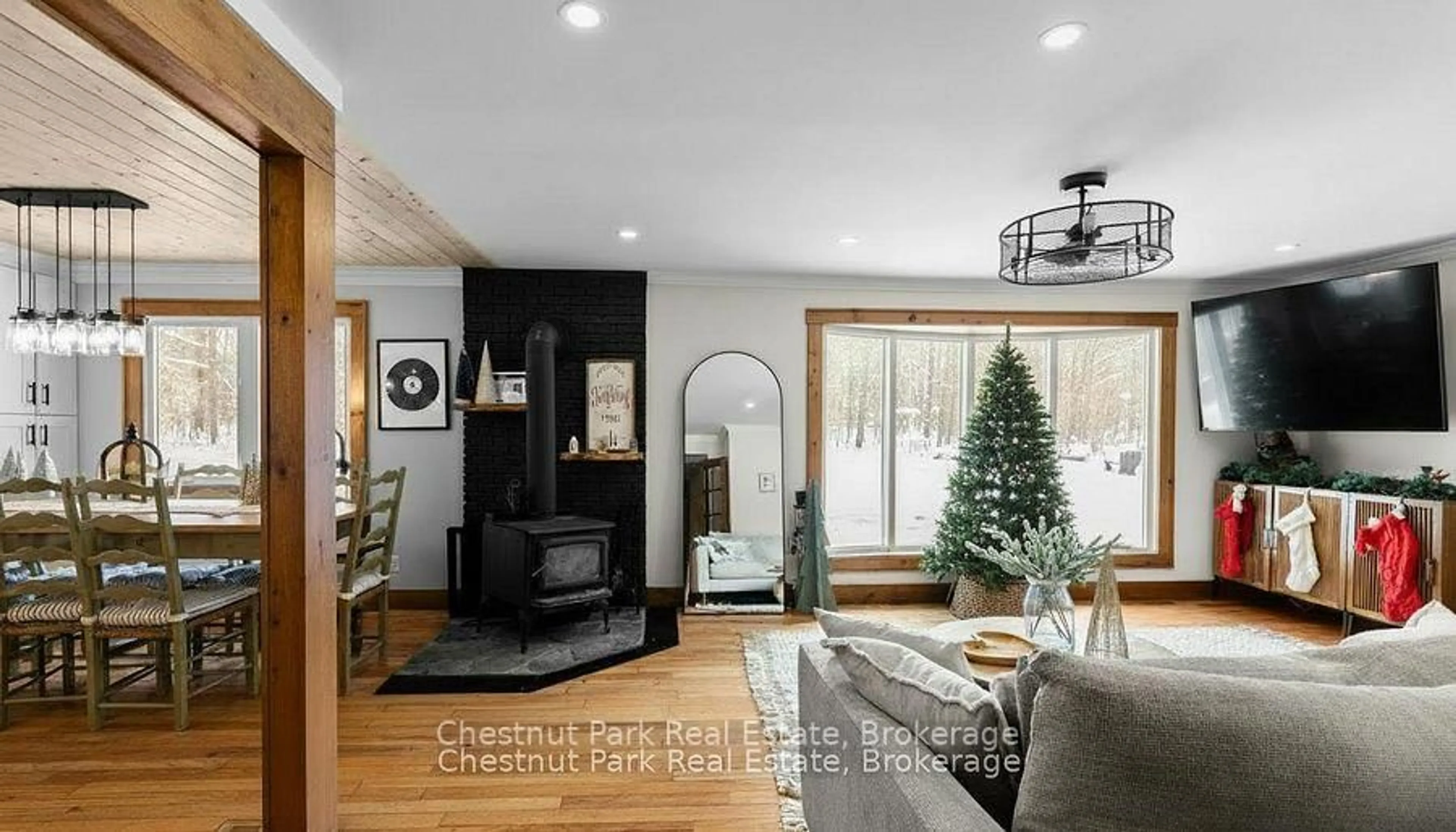 Living room with furniture, unknown for 4478 Southwood Rd, Muskoka Lakes Ontario P0C 1M0