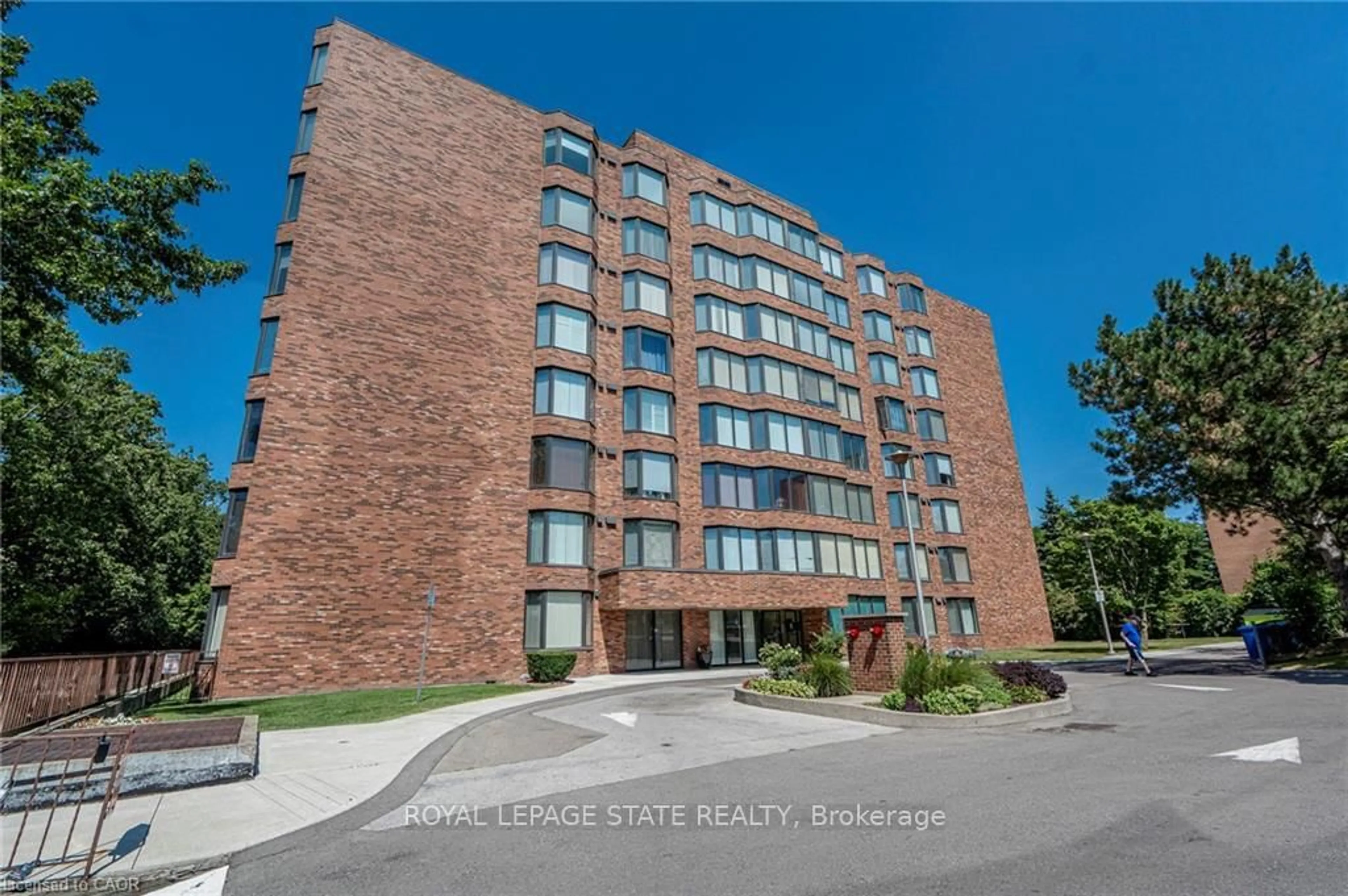 Unknown for 200 Limeridge Rd #105, Hamilton Ontario L9C 7M7