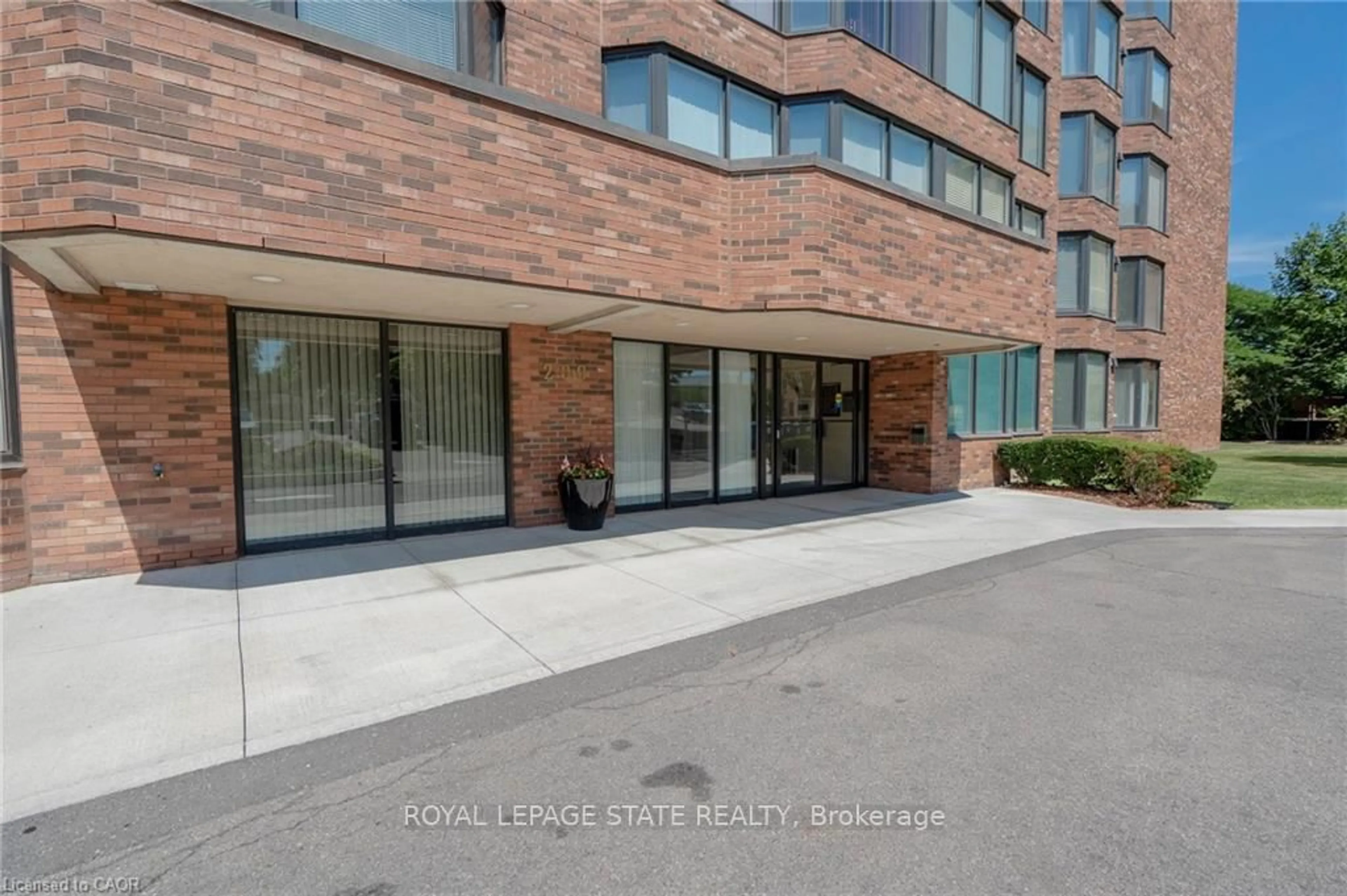 Unknown for 200 Limeridge Rd #105, Hamilton Ontario L9C 7M7