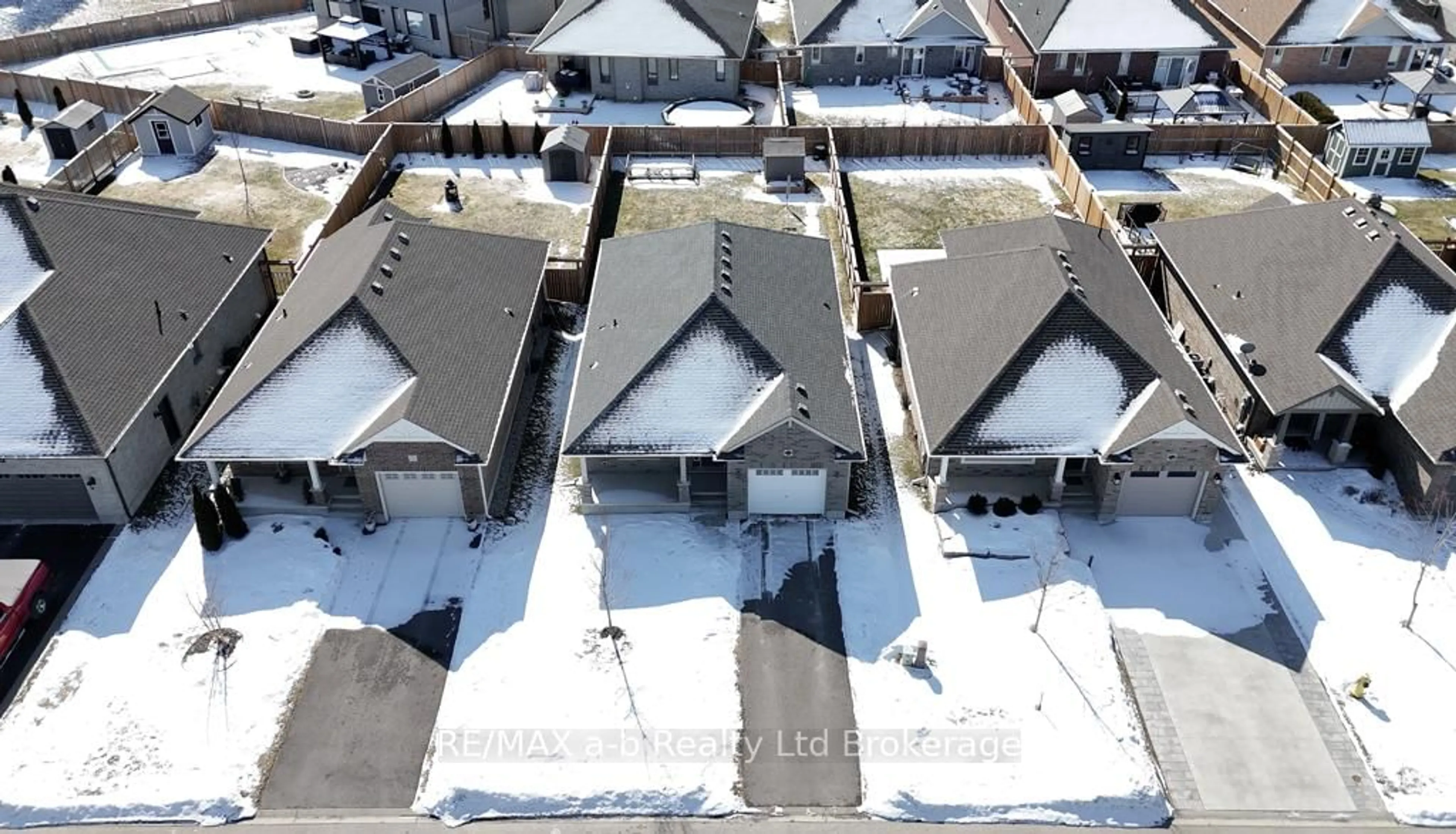 A pic from outside/outdoor area/front of a property/back of a property/a pic from drone, city buildings view from balcony for 242 Wilson Ave, Tillsonburg Ontario N4G 0H4
