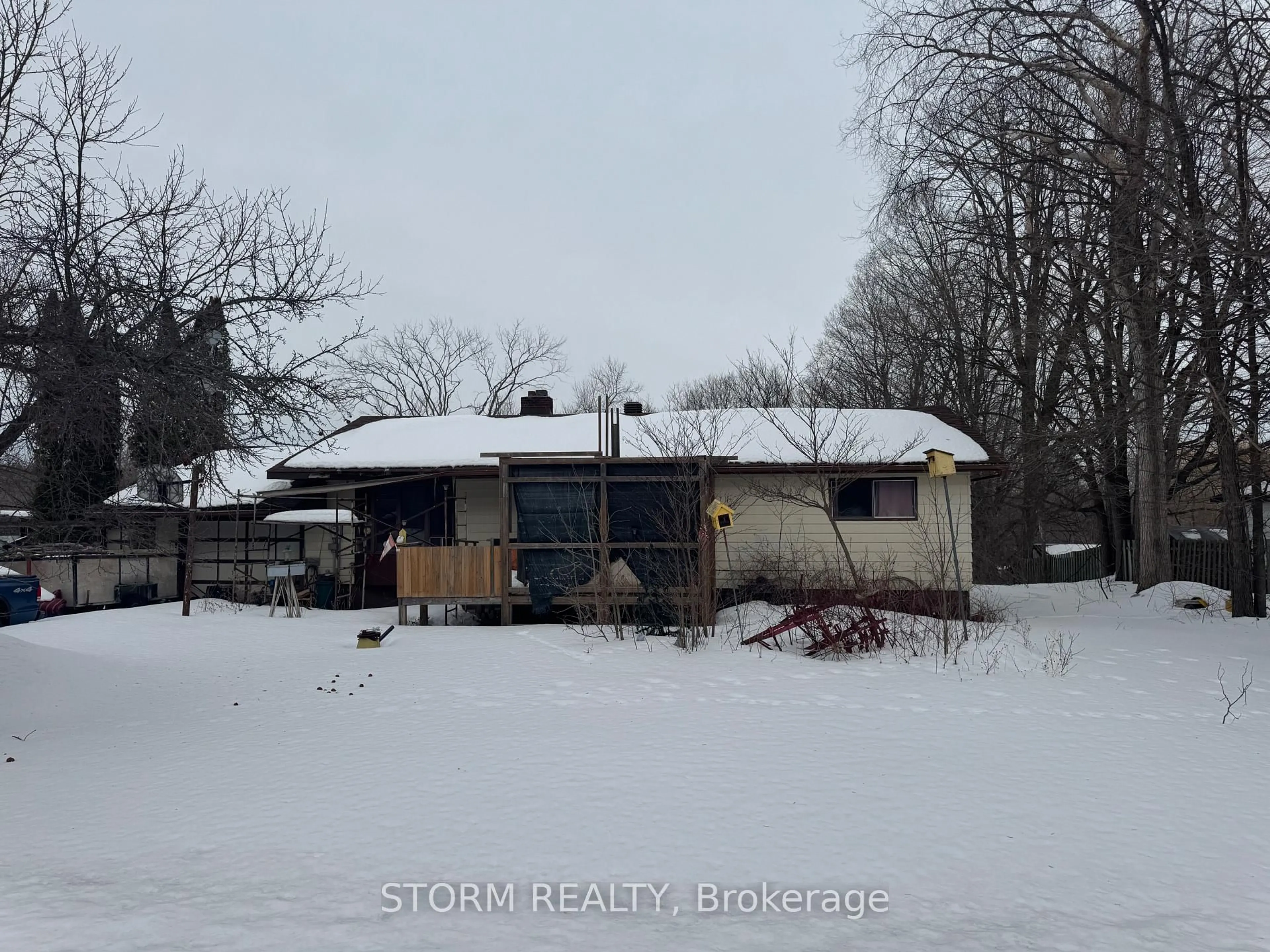 A pic from outside/outdoor area/front of a property/back of a property/a pic from drone, unknown for 4427 Robertson Rd, South Glengarry Ontario K0C 1B0