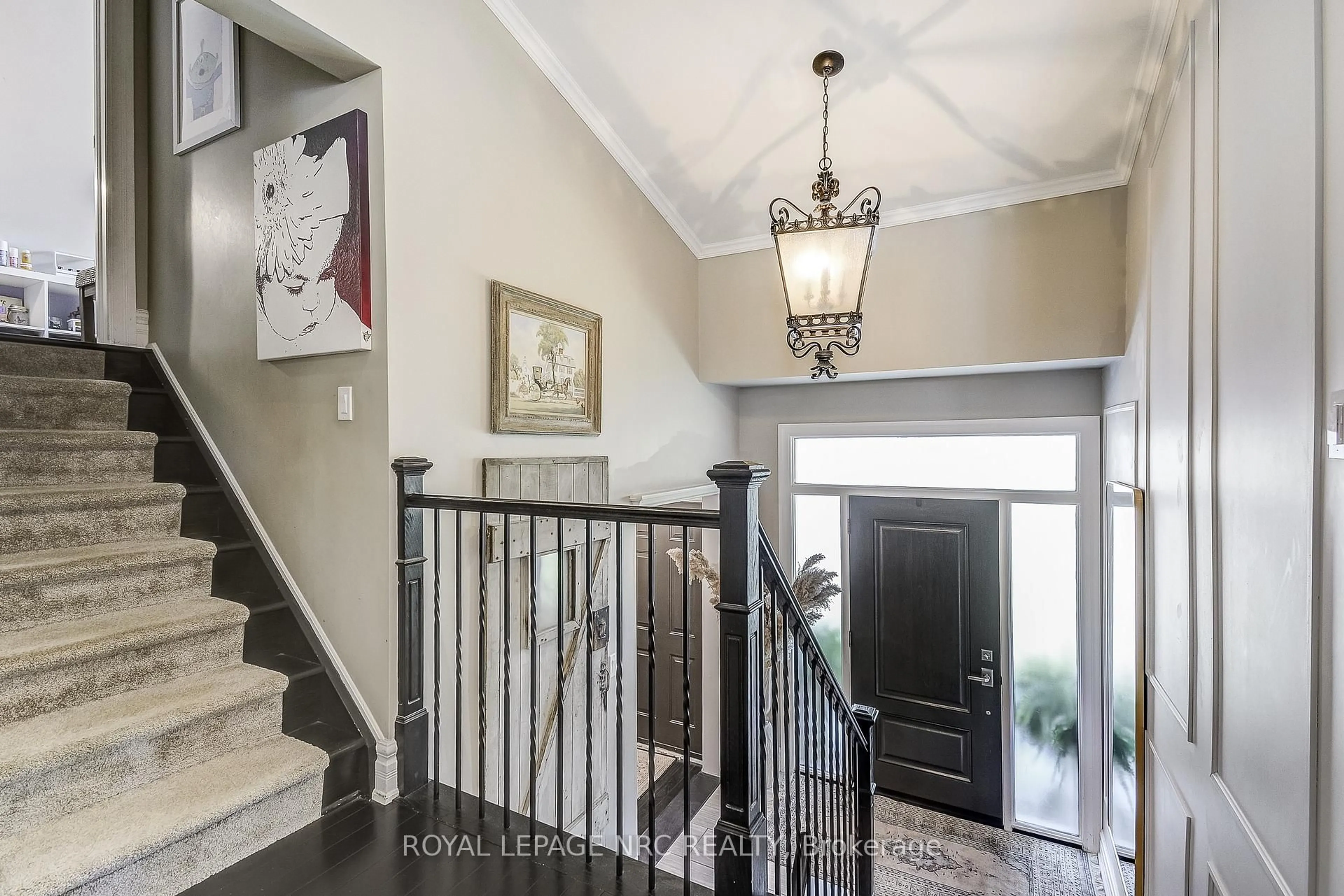 Indoor entryway for 764 GREEN St, Niagara-on-the-Lake Ontario L0S 1J0