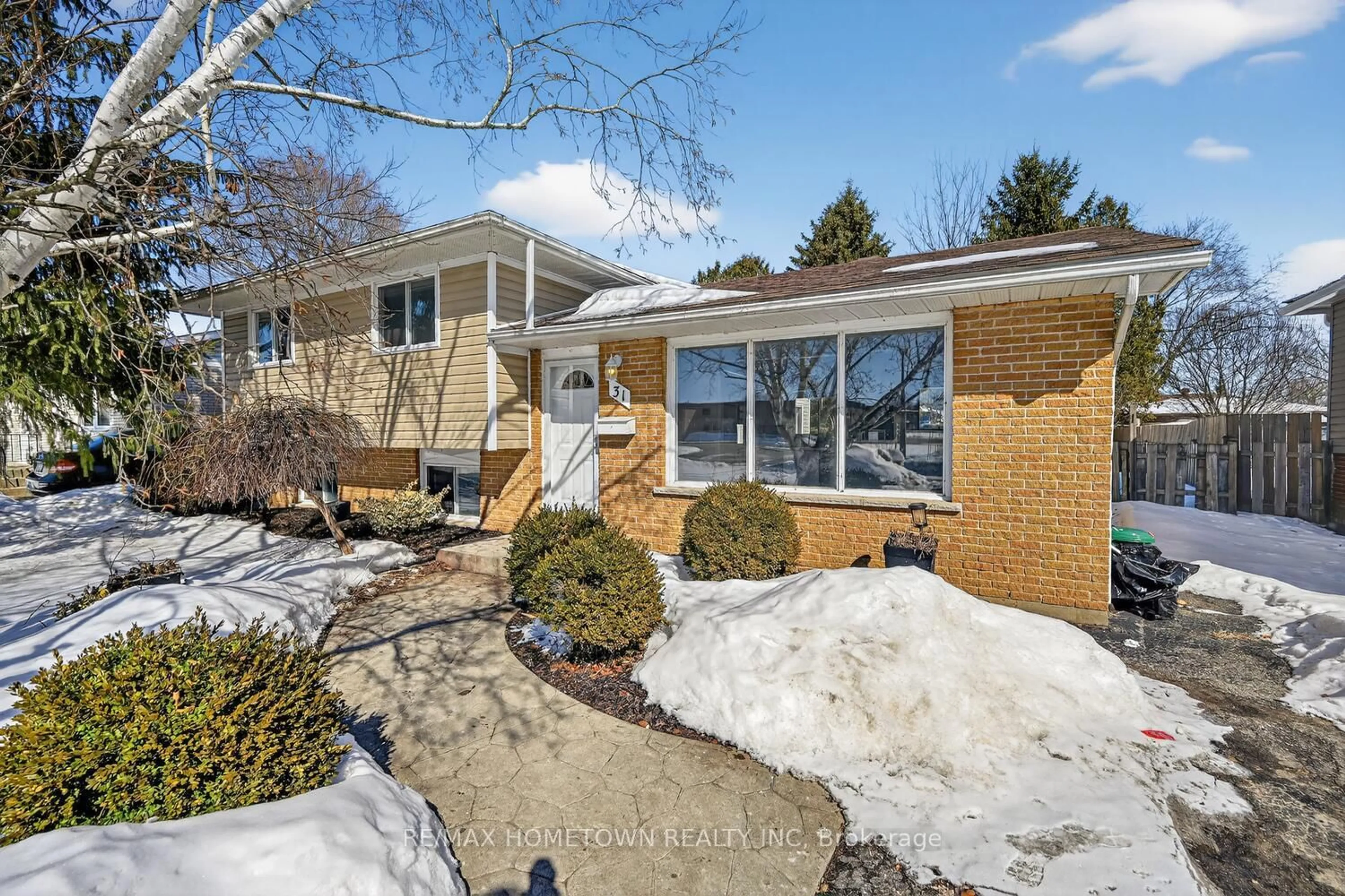 Home with brick exterior material, street for 31 Vanier Dr, Brockville Ontario K6V 3J6