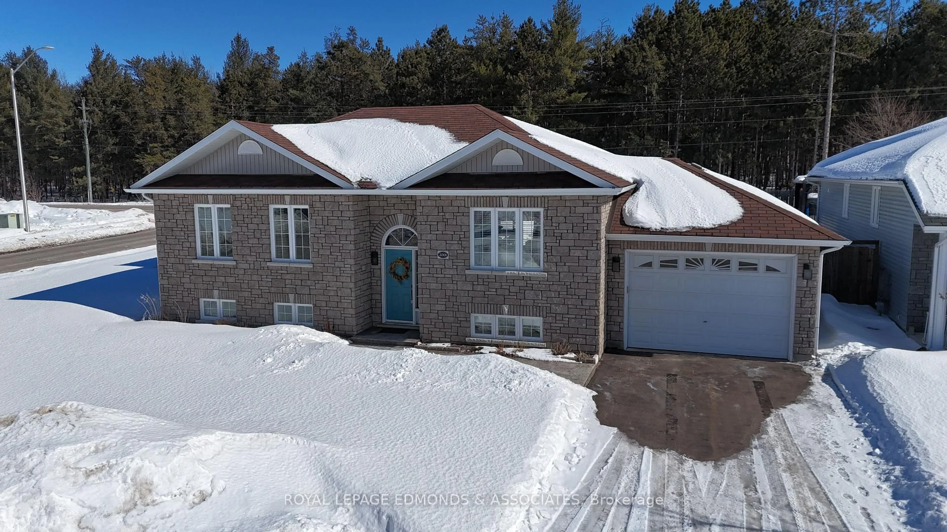 Unknown for 2001 Sandstone Cres, Petawawa Ontario K8H 0B2