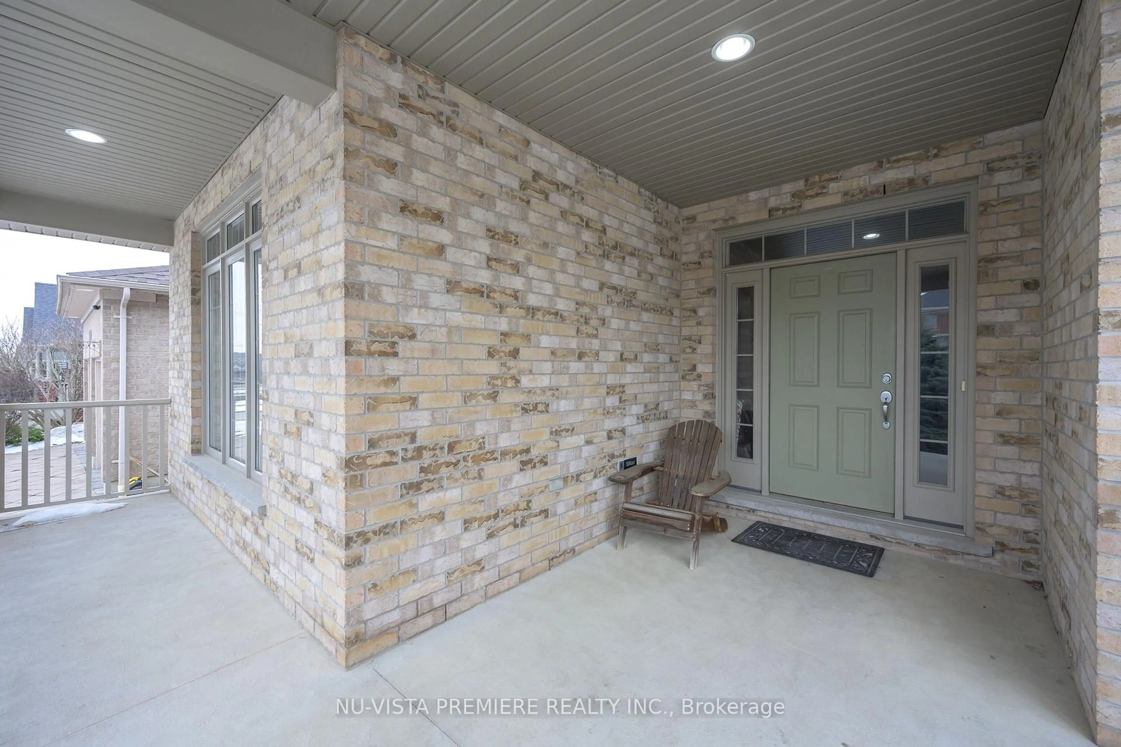 Indoor entryway for 299 Meadowsweet Tr, London North Ontario N5X 0A4