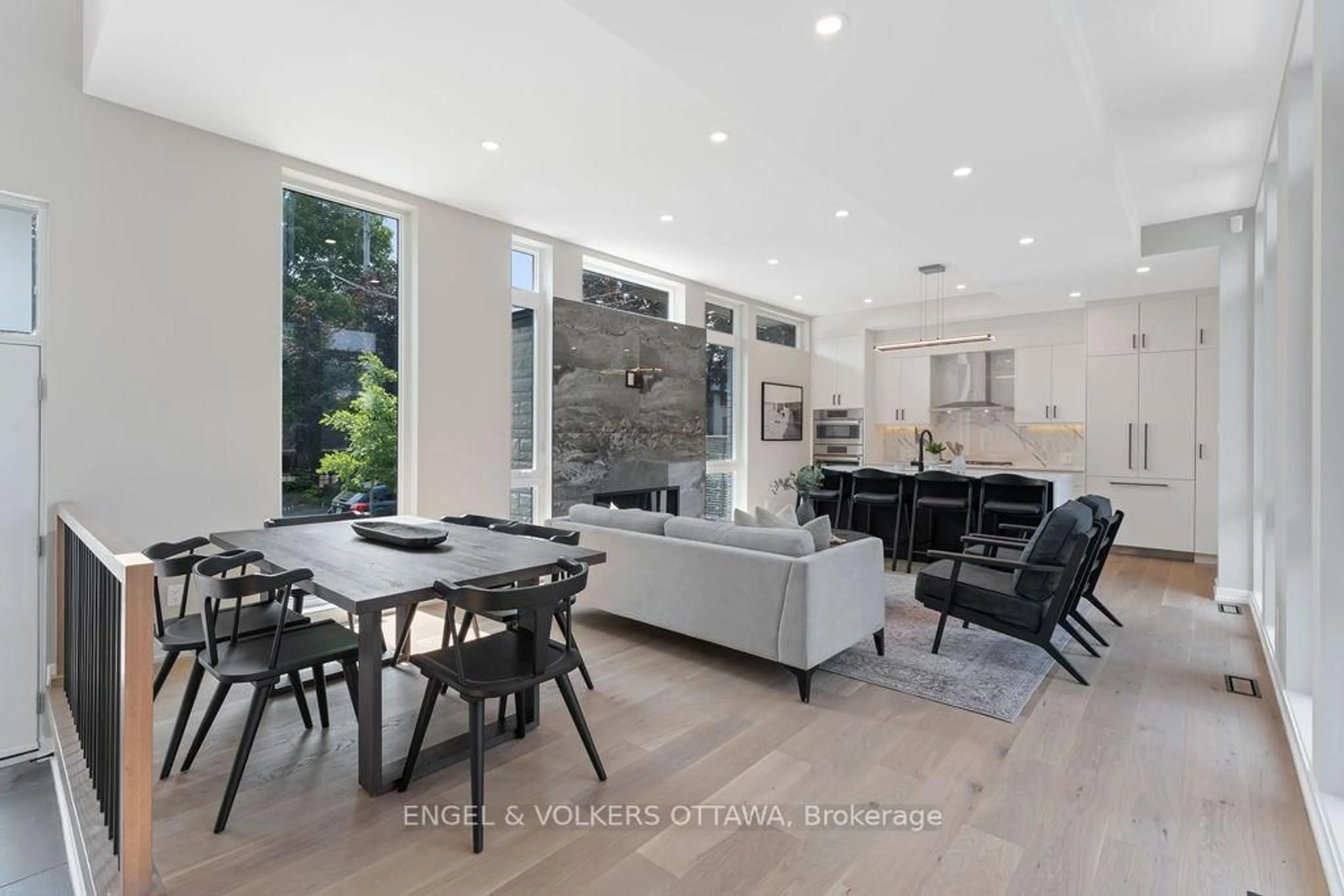 Open concept kitchen, ceramic/tile floor for 261 Dovercourt Ave, Ottawa Ontario K1Z 5P5