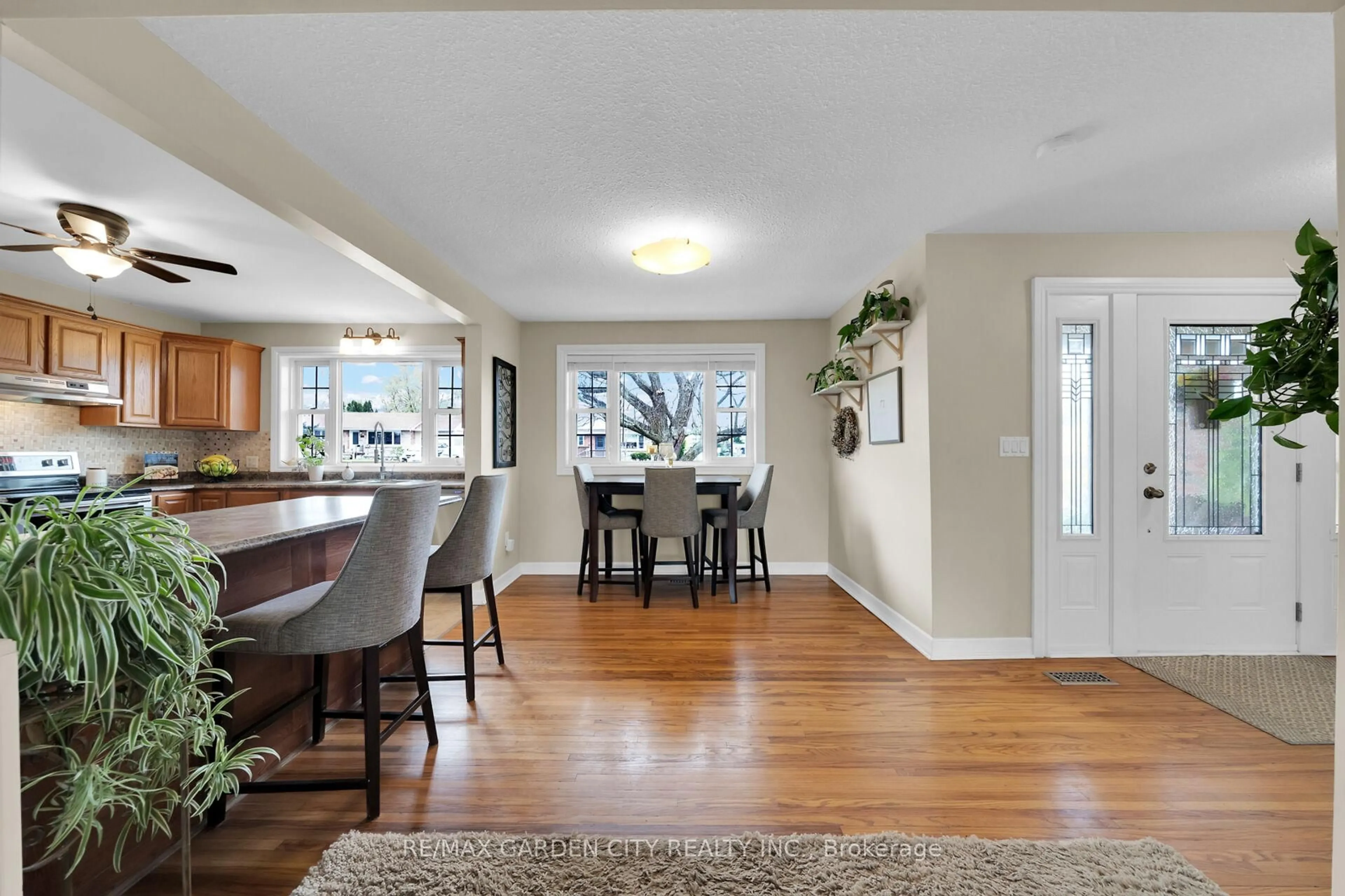 Open concept kitchen, unknown for 4165 WILLIAM St, Lincoln Ontario L3J 0K7