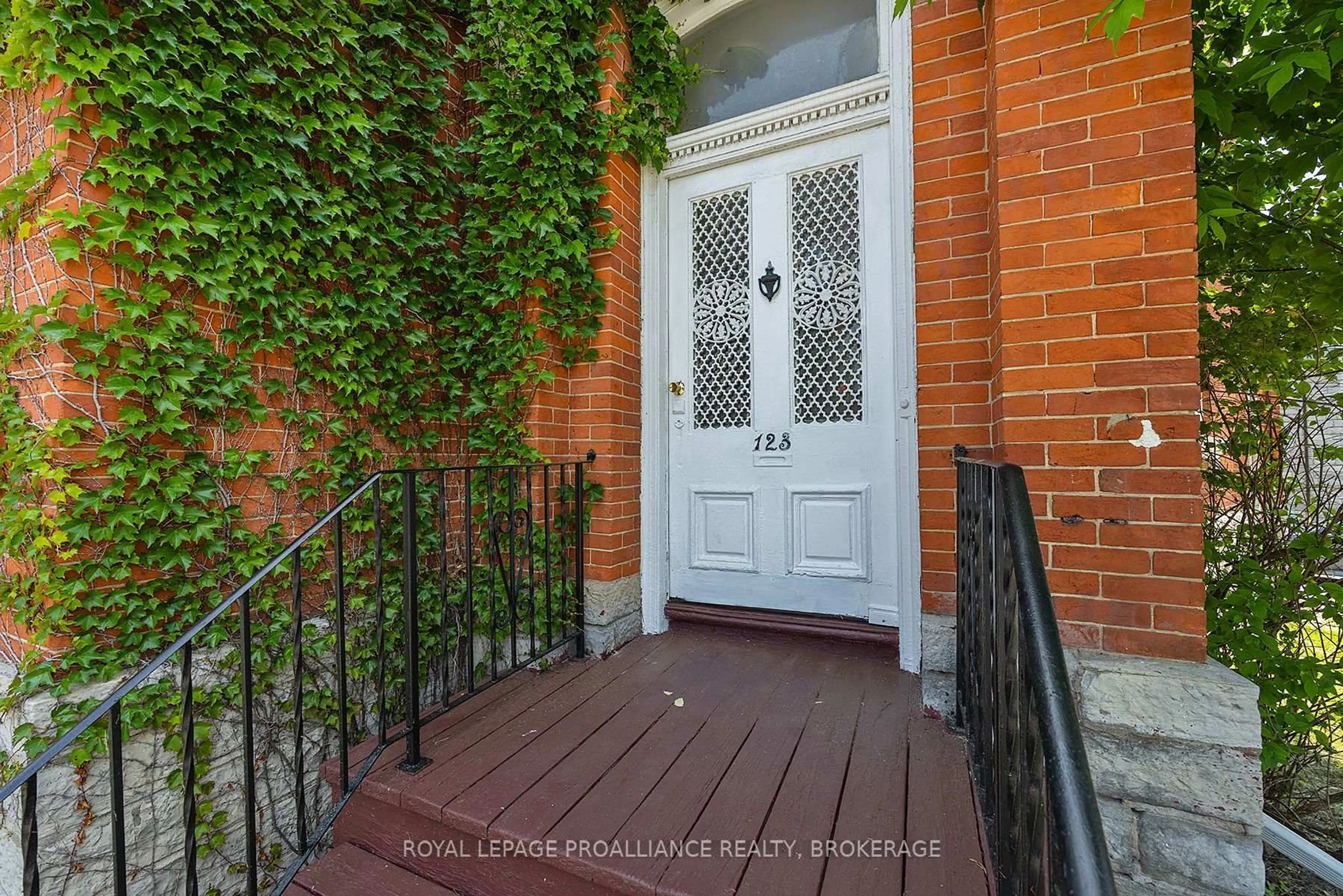 Unknown for 123 King St, Kingston Ontario K7L 2Z9