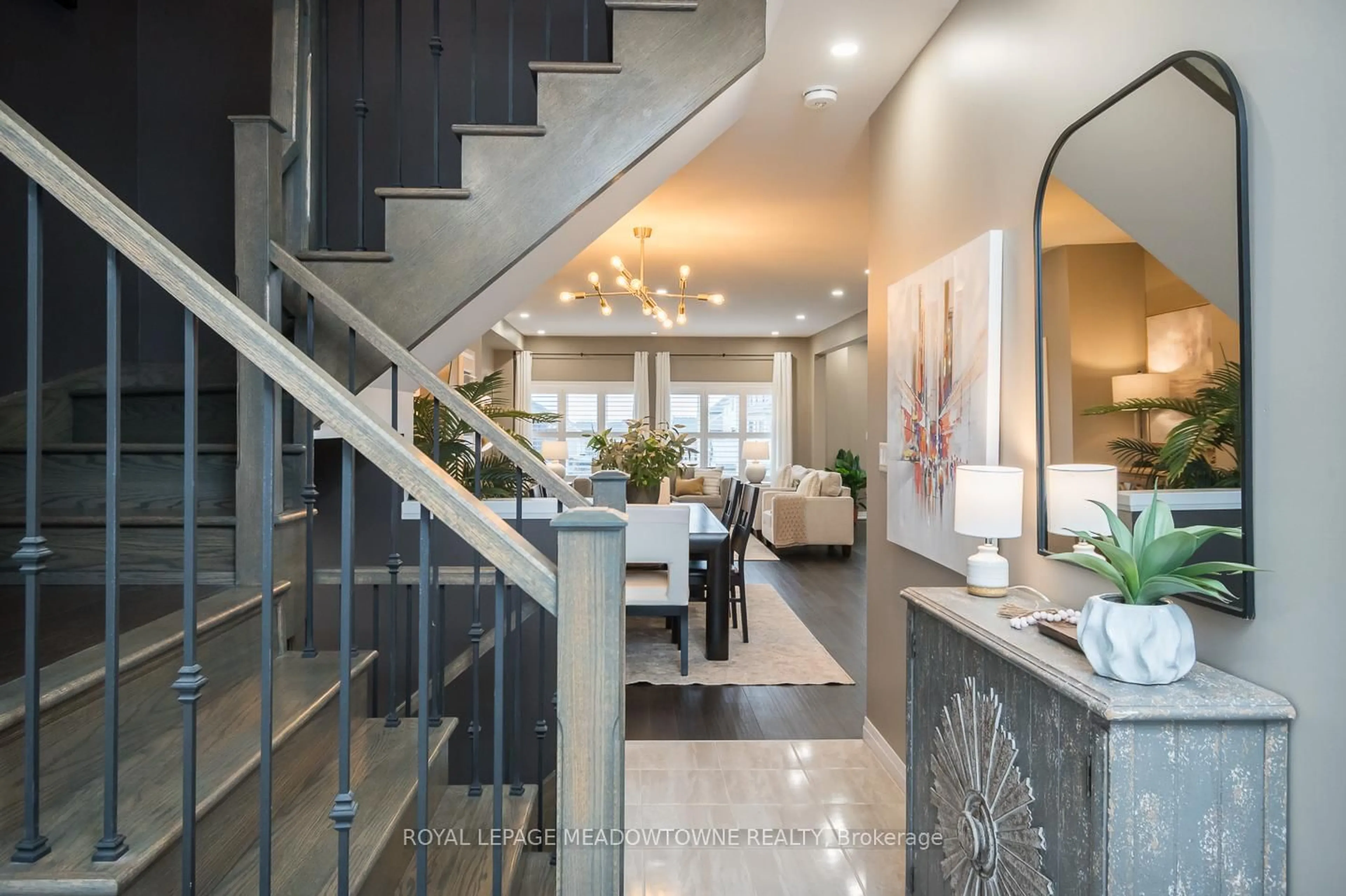 Indoor entryway for 4035 Stadelbauer Dr, Lincoln Ontario L3J 0S5