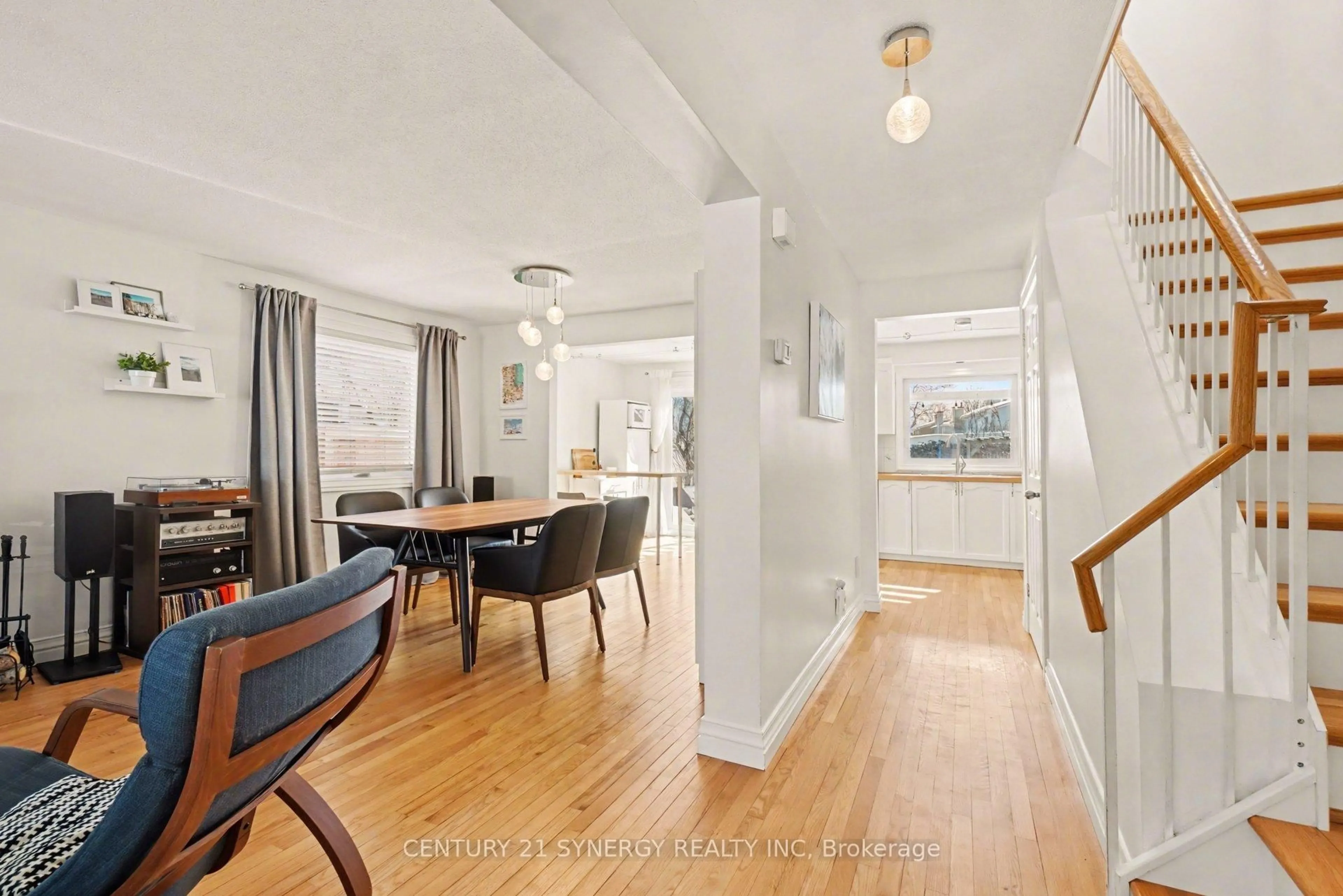 Dining room, wood/laminate floor for 6044 Willowbark Dr, Orleans Ontario K1C 5T4