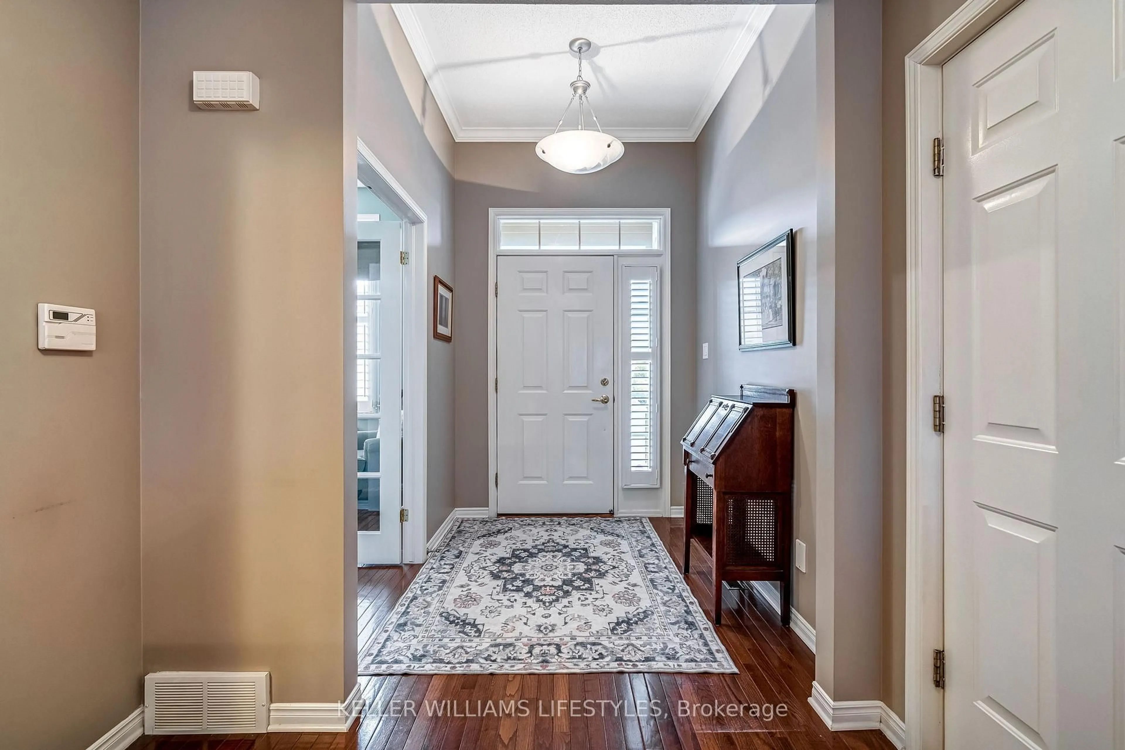 Indoor entryway for 285 Mcgarrell Dr #18, London North Ontario N6G 5H3