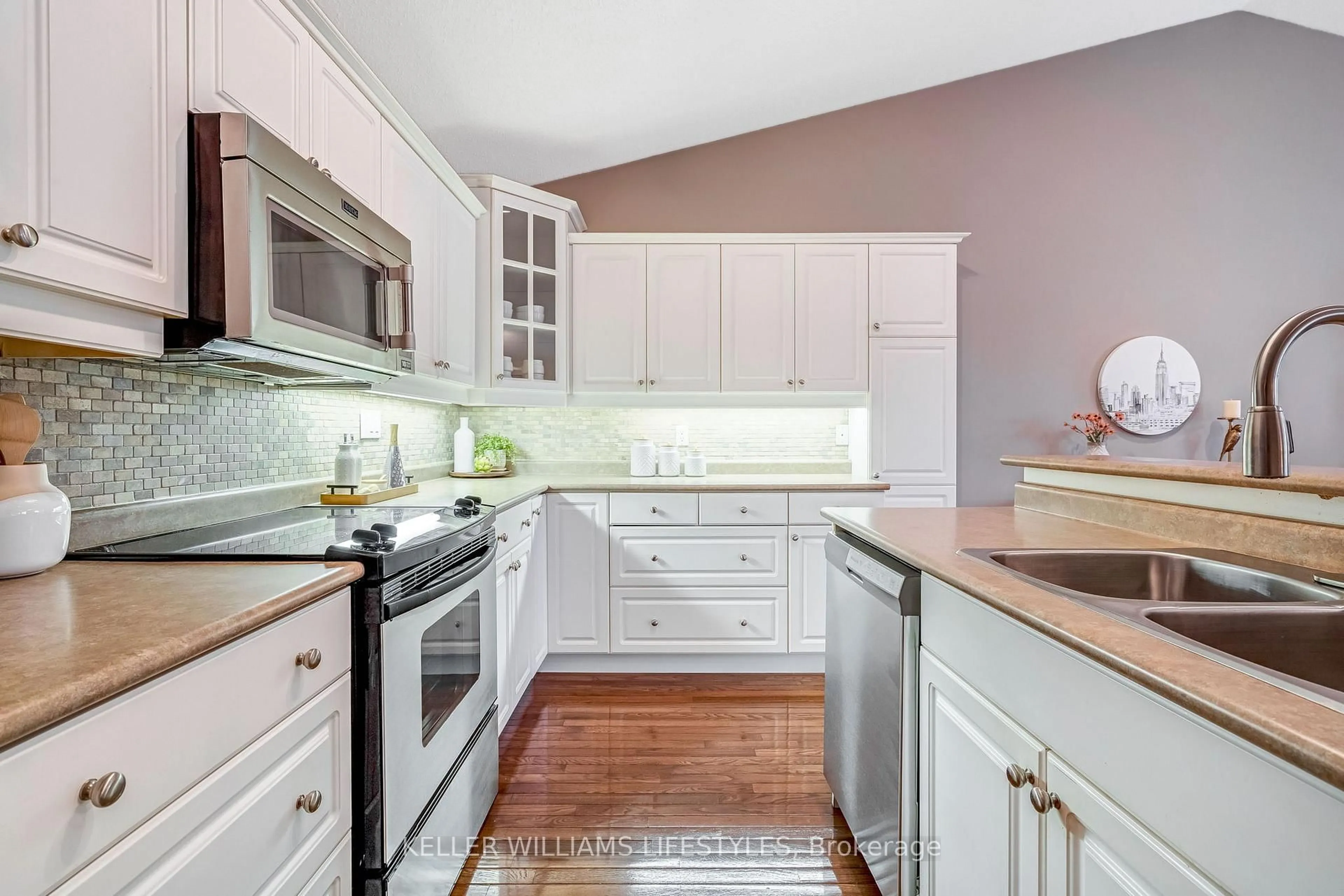 Unknown for 285 Mcgarrell Dr #18, London North Ontario N6G 5H3