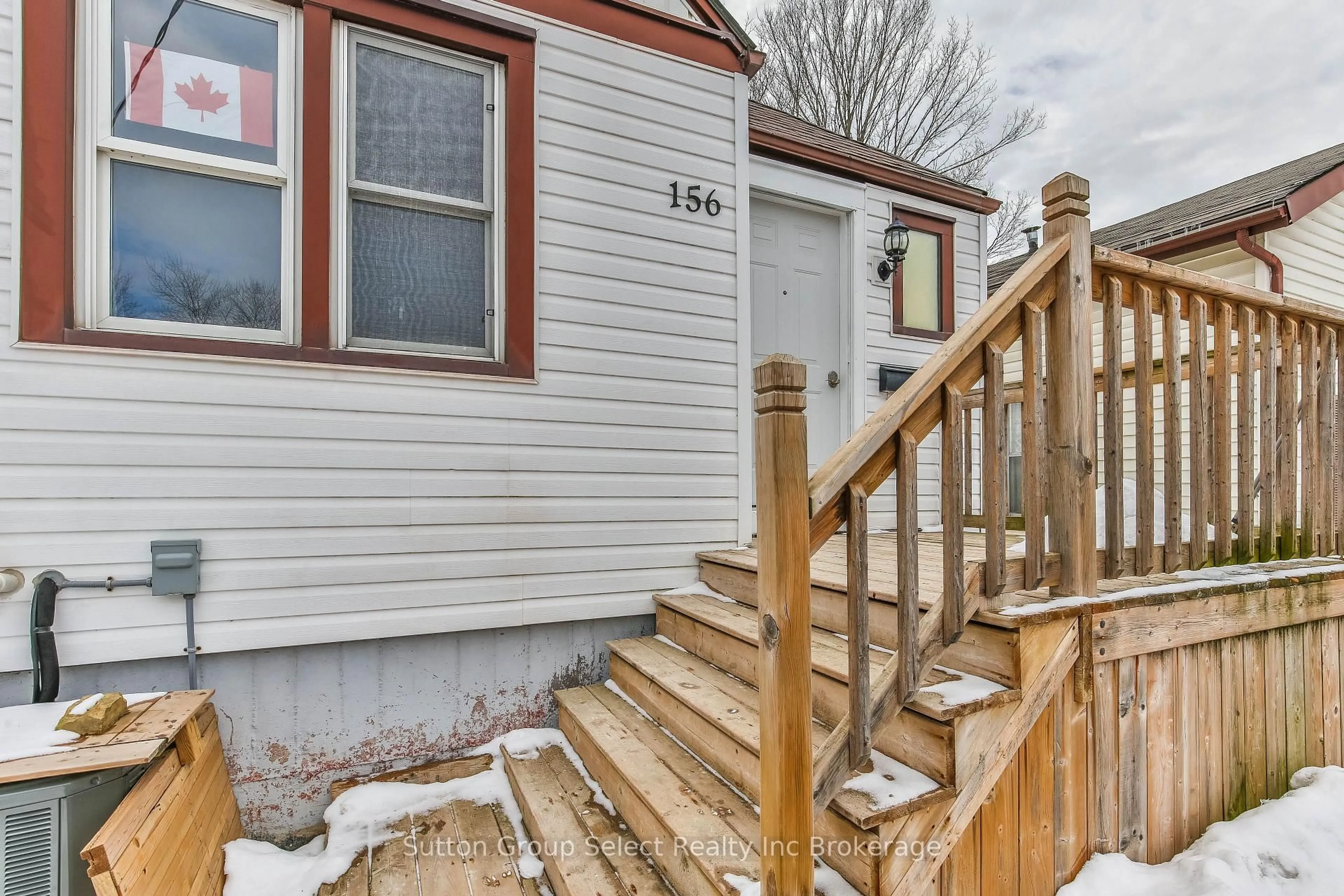 Unknown for 156 Charles St, Ingersoll Ontario N5C 1K2