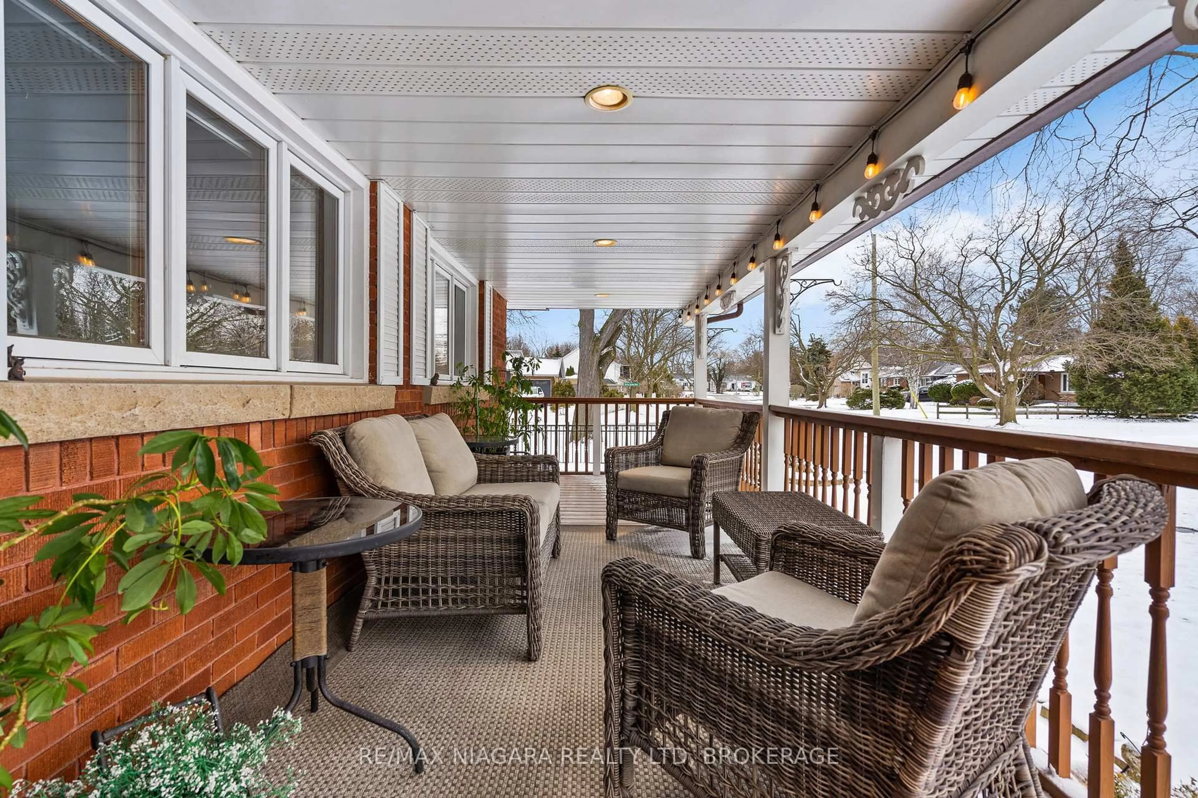 Patio, water/lake/river/ocean view for 12 Aquadale Dr, St. Catharines Ontario L2N 3R6