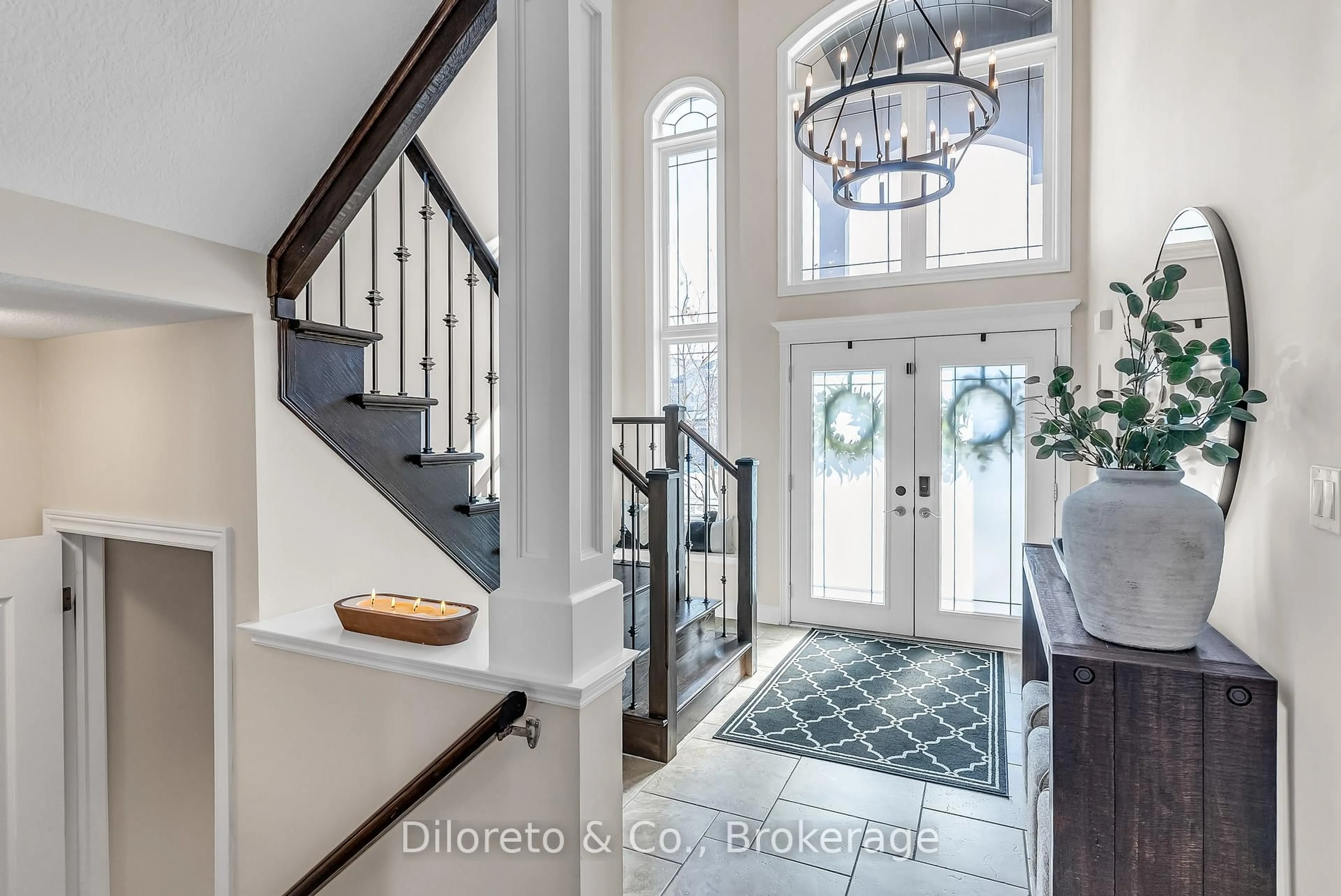 Indoor entryway for 28 Michelangelo Lane, Hamilton Ontario L9B 0C2