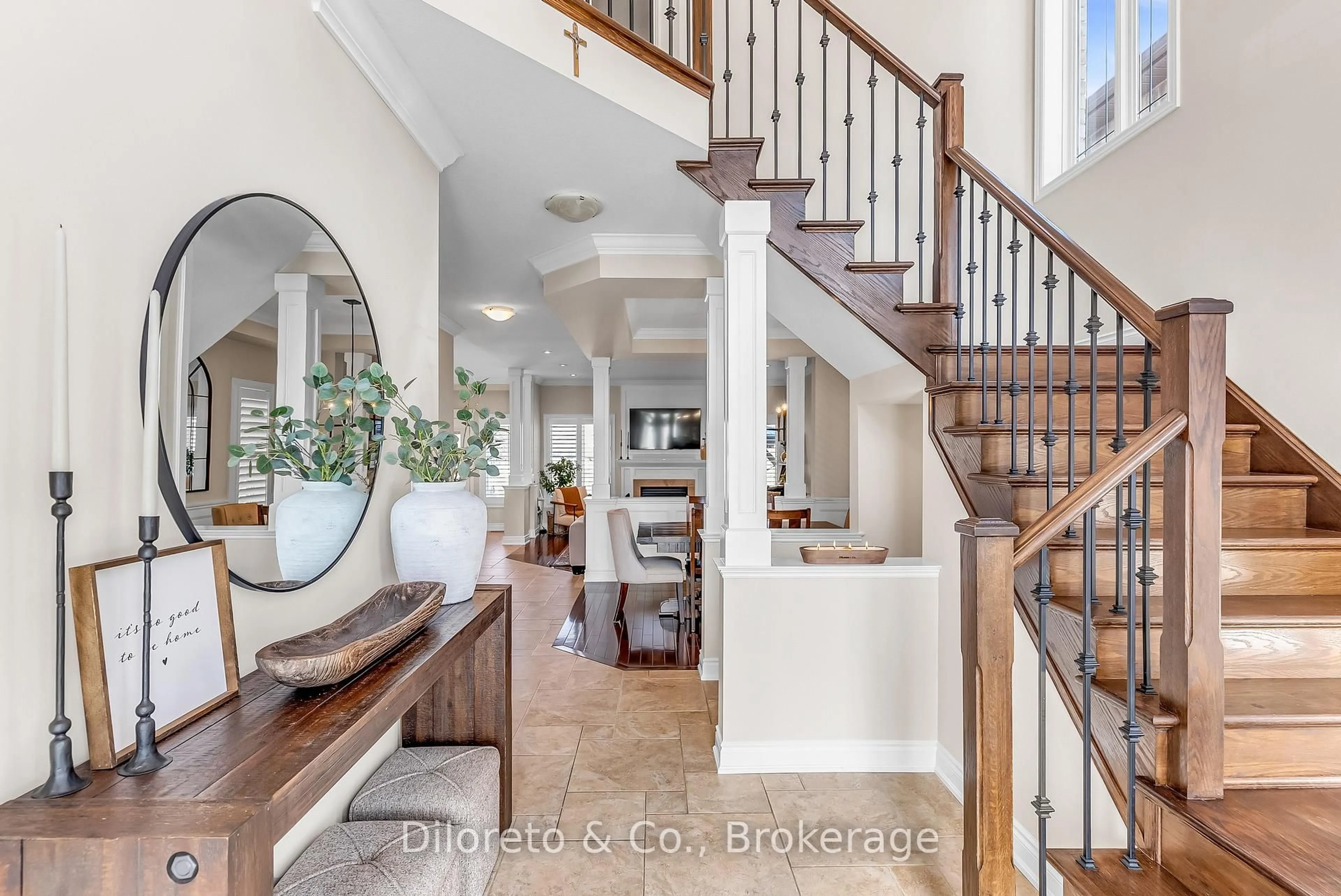 Indoor entryway for 28 Michelangelo Lane, Hamilton Ontario L9B 0C2