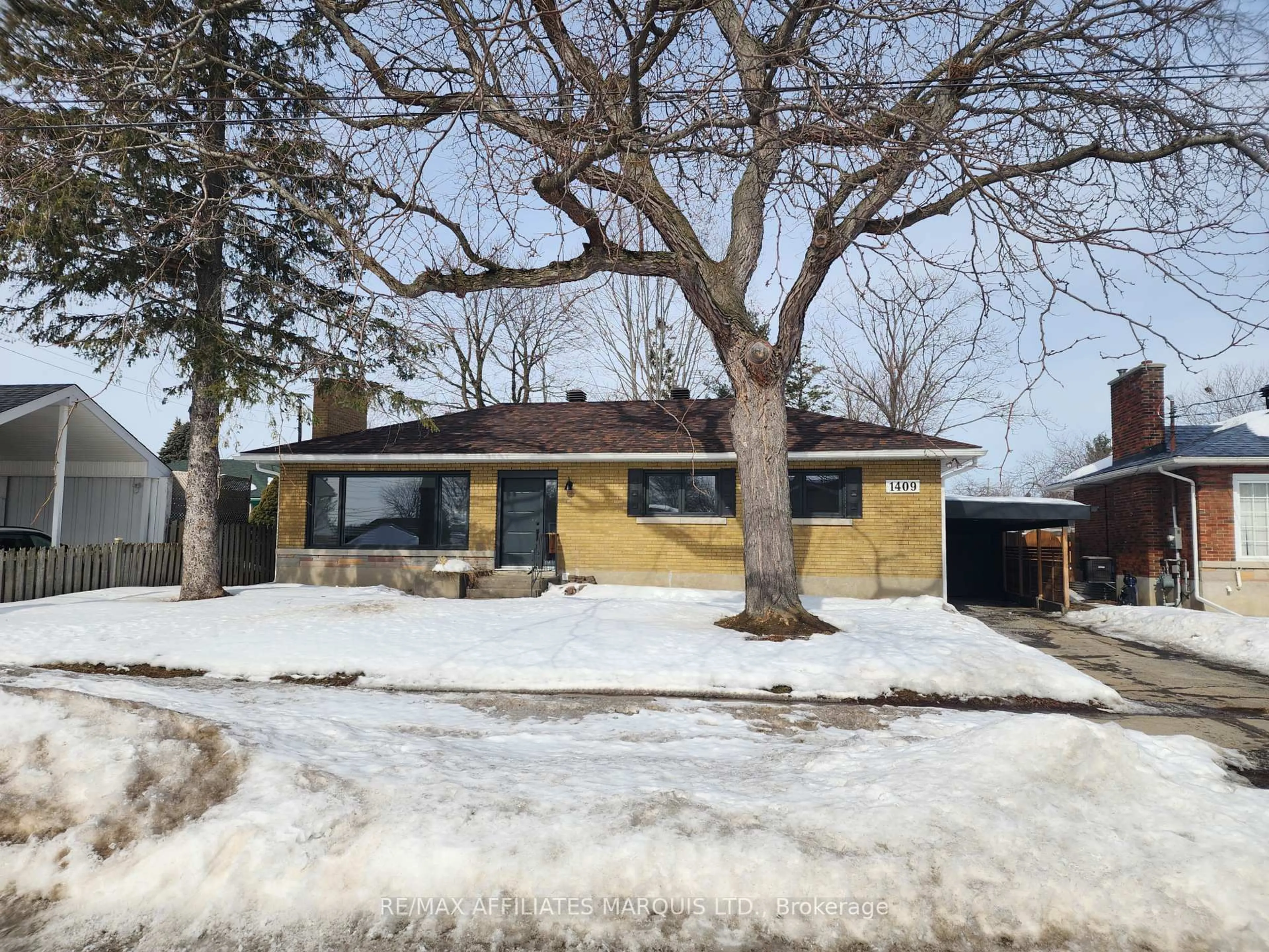 Home with brick exterior material, street for 1409 Leonard Ave, Cornwall Ontario K6J 1M9