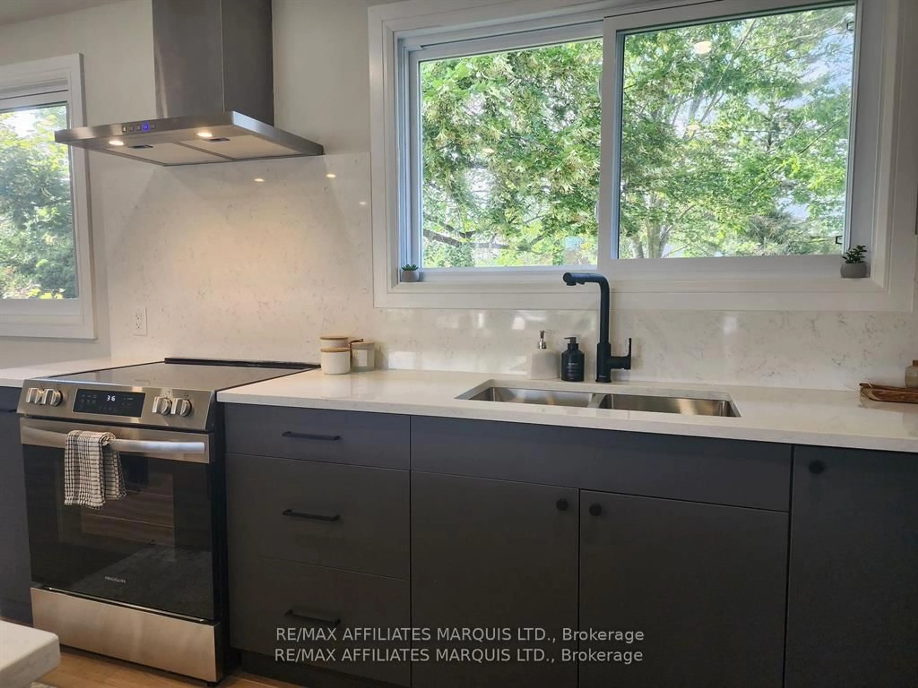 Unknown for 1409 Leonard Ave, Cornwall Ontario K6J 1M9