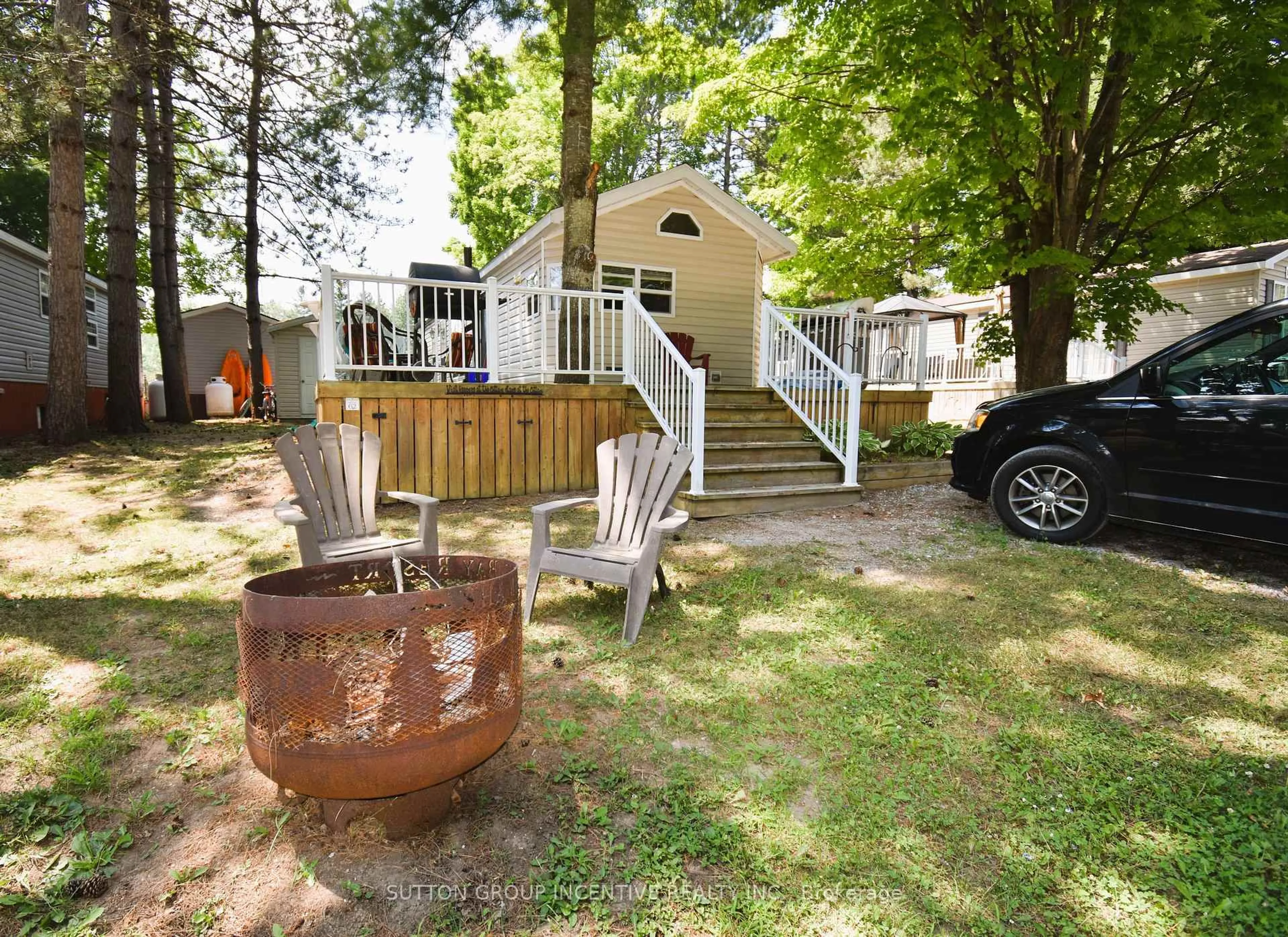 Patio, unknown for 1082 Shamrock Marina Rd #62, Gravenhurst Ontario P0E 1N0