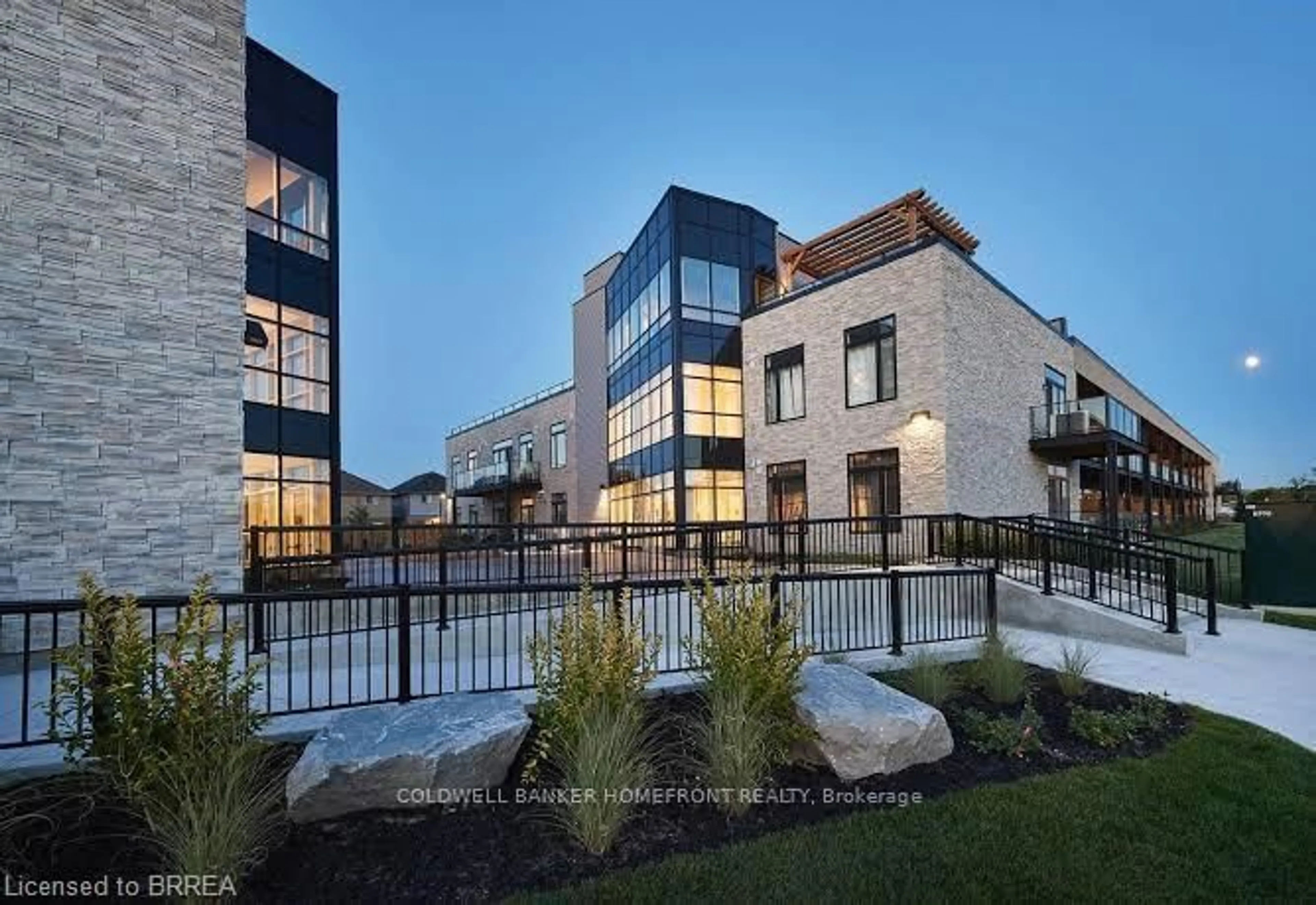 Patio, building for 85 Morrell St #119A, Brantford Ontario N3T 4J6