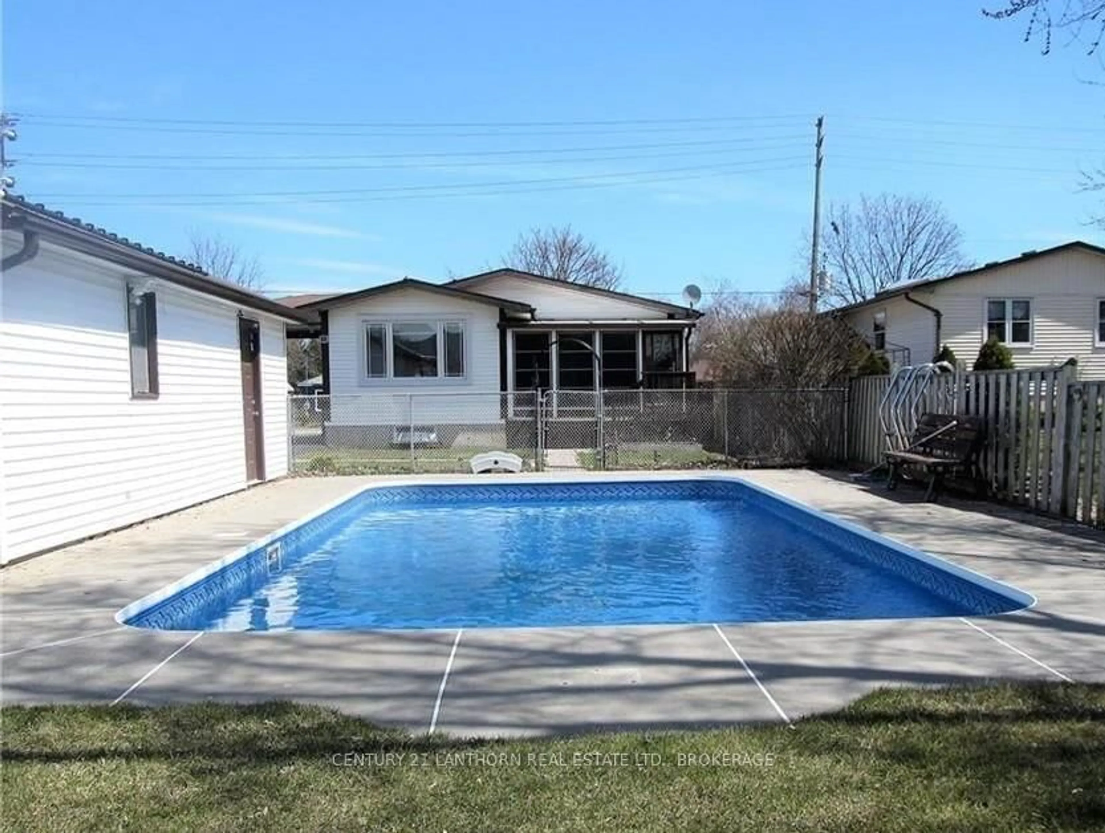 Pool for 156 West St, Belleville Ontario K8N 4X9