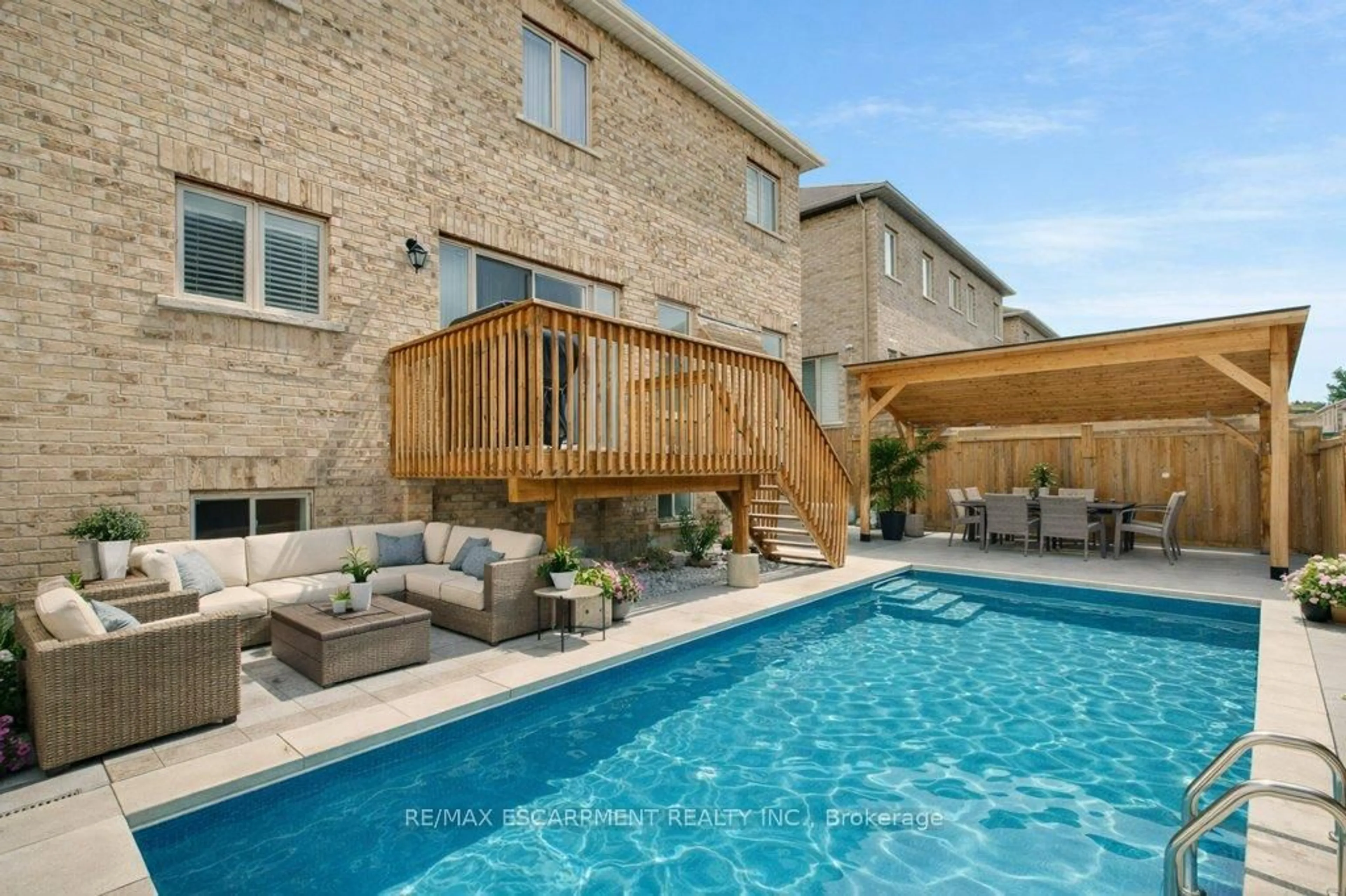 Pool for 39 Avanti Cres, Hamilton Ontario L8B 1W7