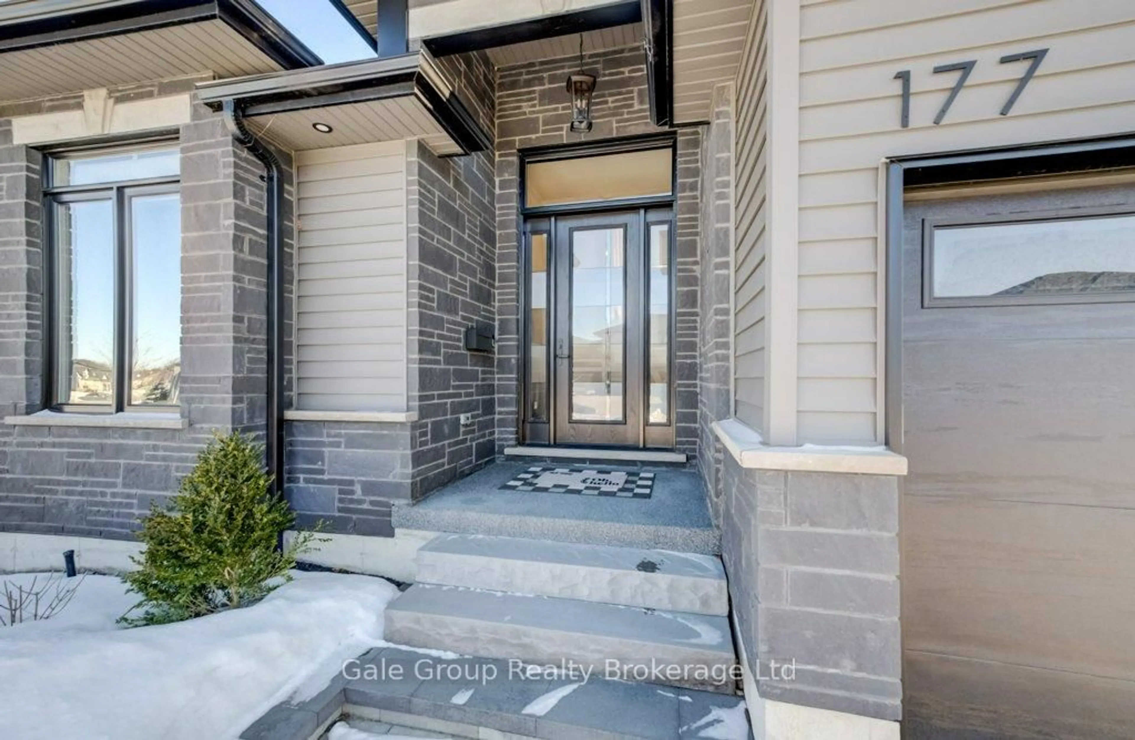 Indoor entryway for 177 Tamarack Blvd, Woodstock Ontario N4S 0E2