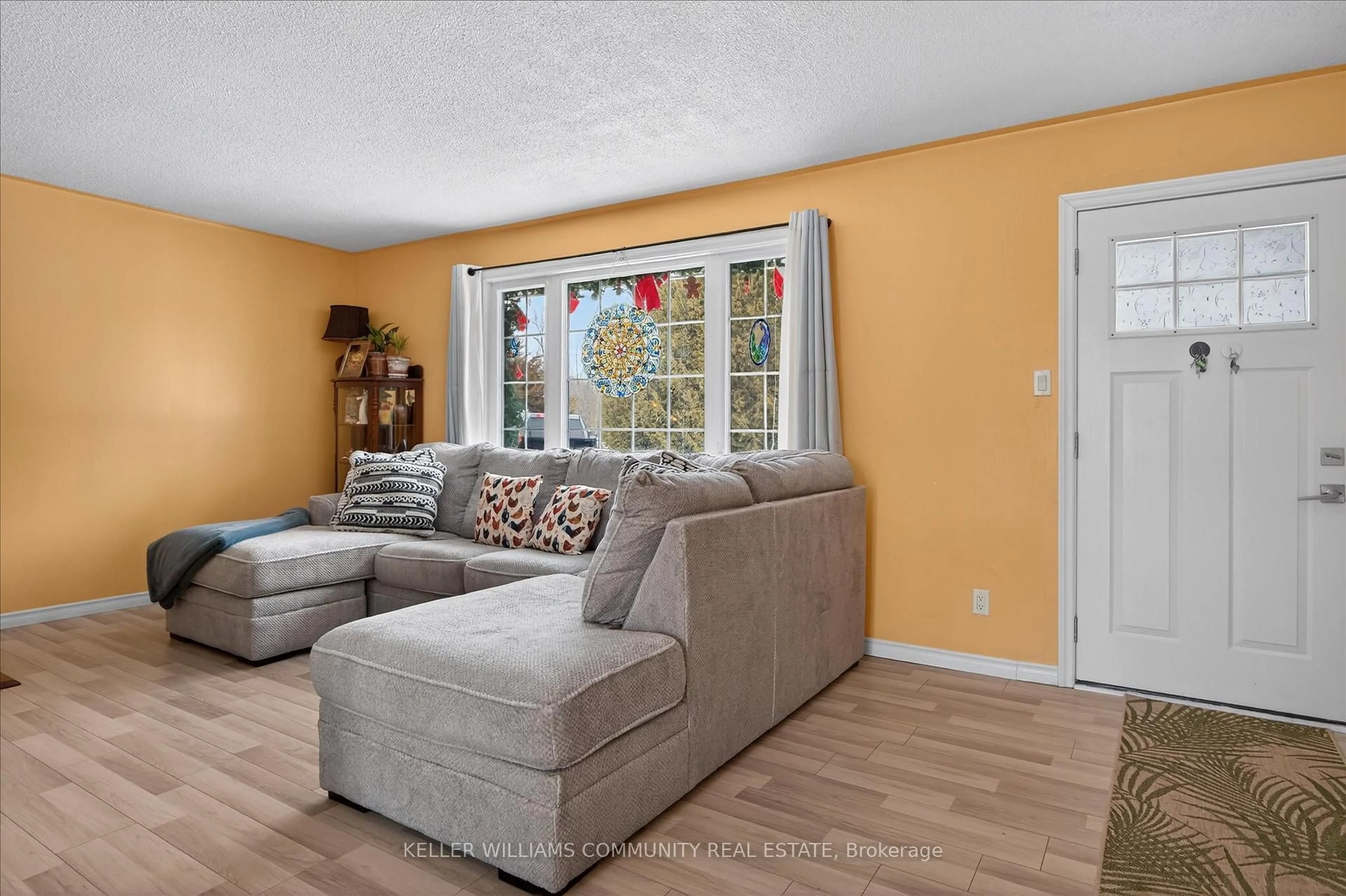 Living room with furniture, unknown for 8980 County road 50 Rd, Havelock-Belmont-Methuen Ontario K0L 1Z0