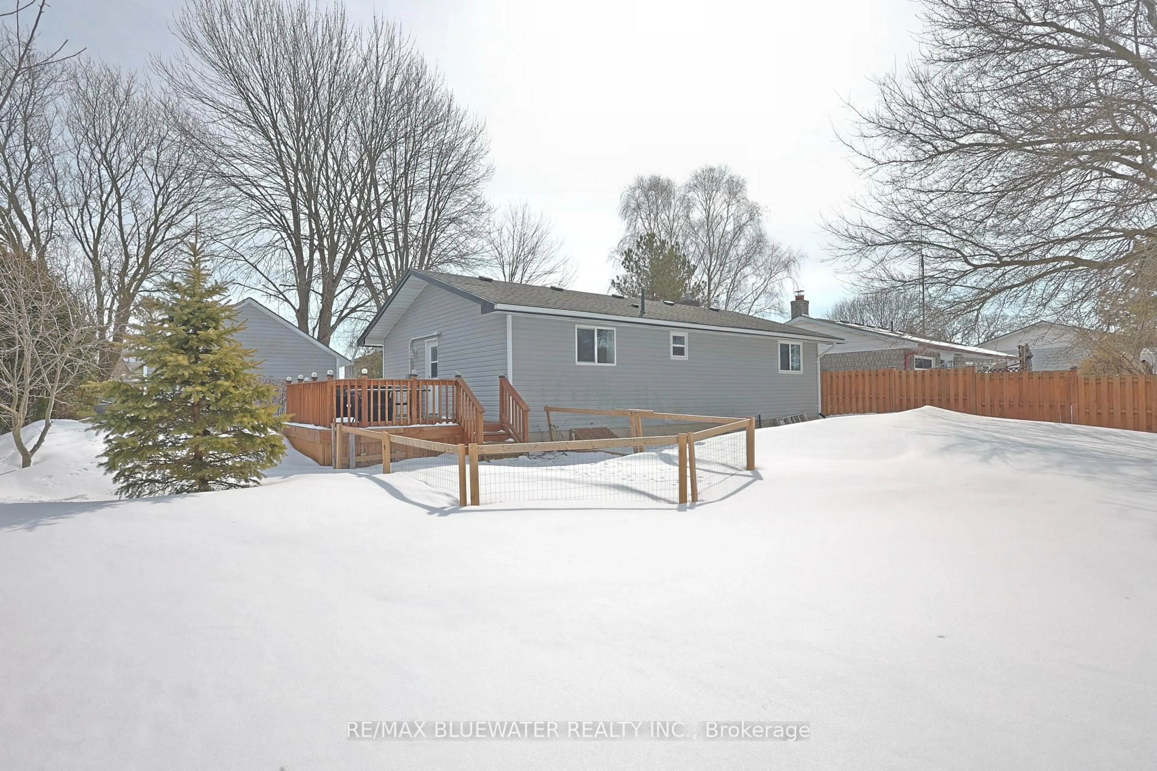 A pic from outside/outdoor area/front of a property/back of a property/a pic from drone, street for 8296 Burwell Rd, Lambton Shores Ontario N0M 1T0